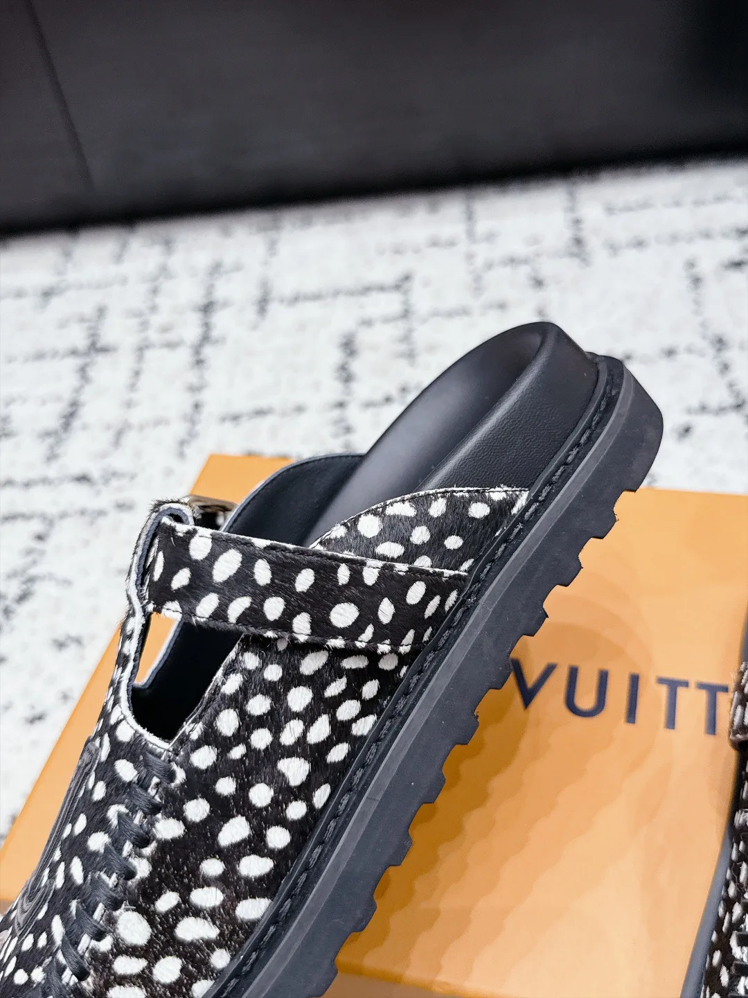 Women's Mules And Clogs LOUIS VUITTON 18505459