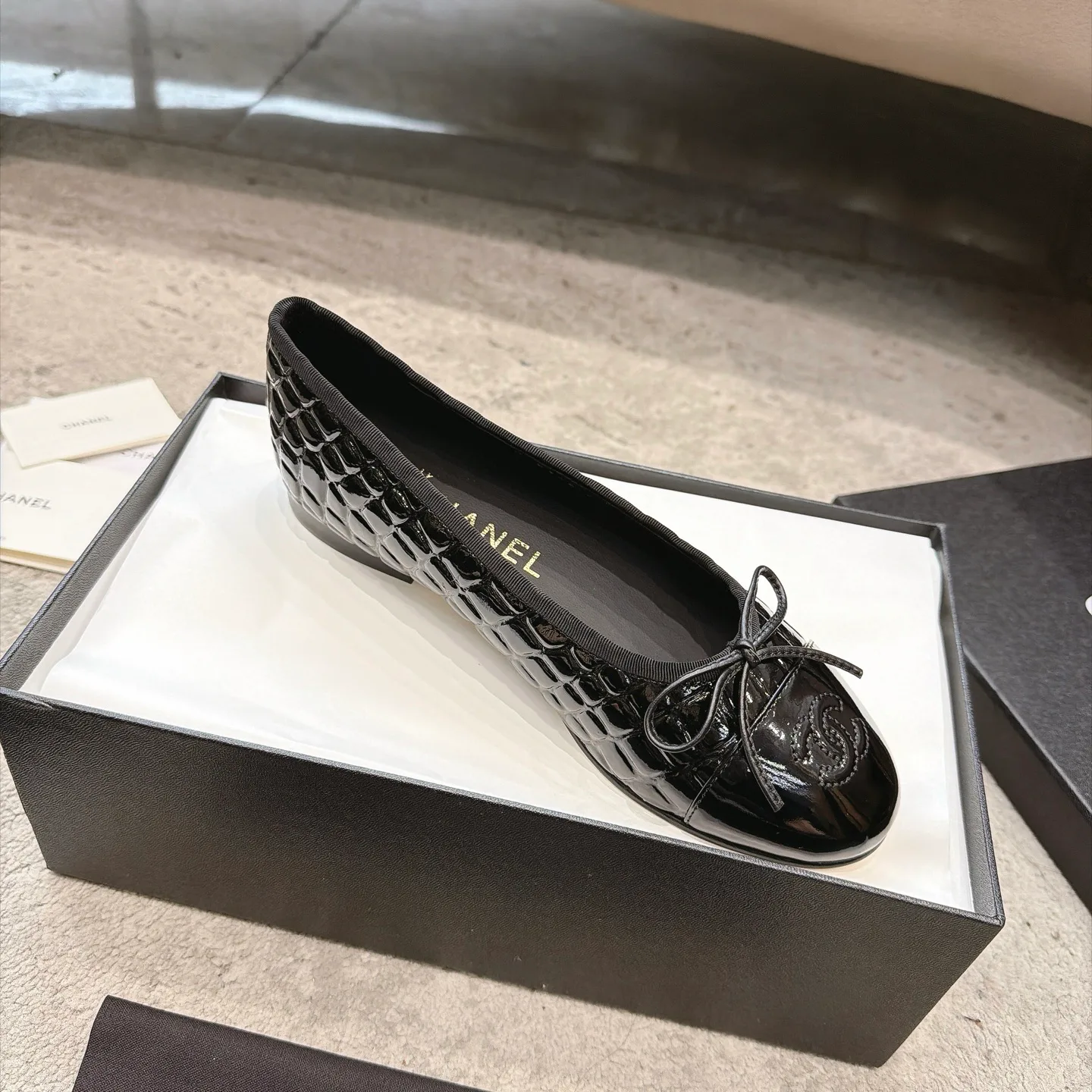 Women's Ballet Flats CHANEL 18323602
