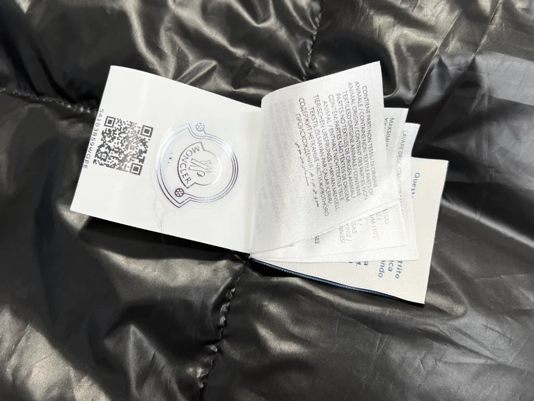 Women's Jackets And Down Jackets MONCLER 17922019