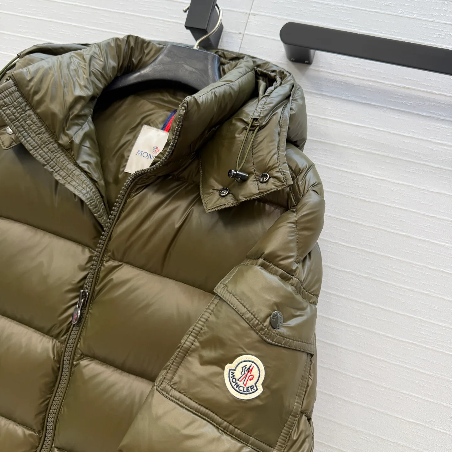Women's Jackets And Down Jackets MONCLER 18184282