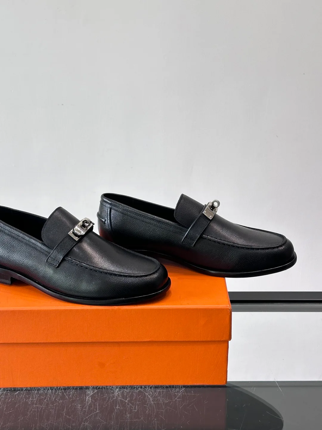 Men's Loafers And Dress Shoes HERMES 18055042