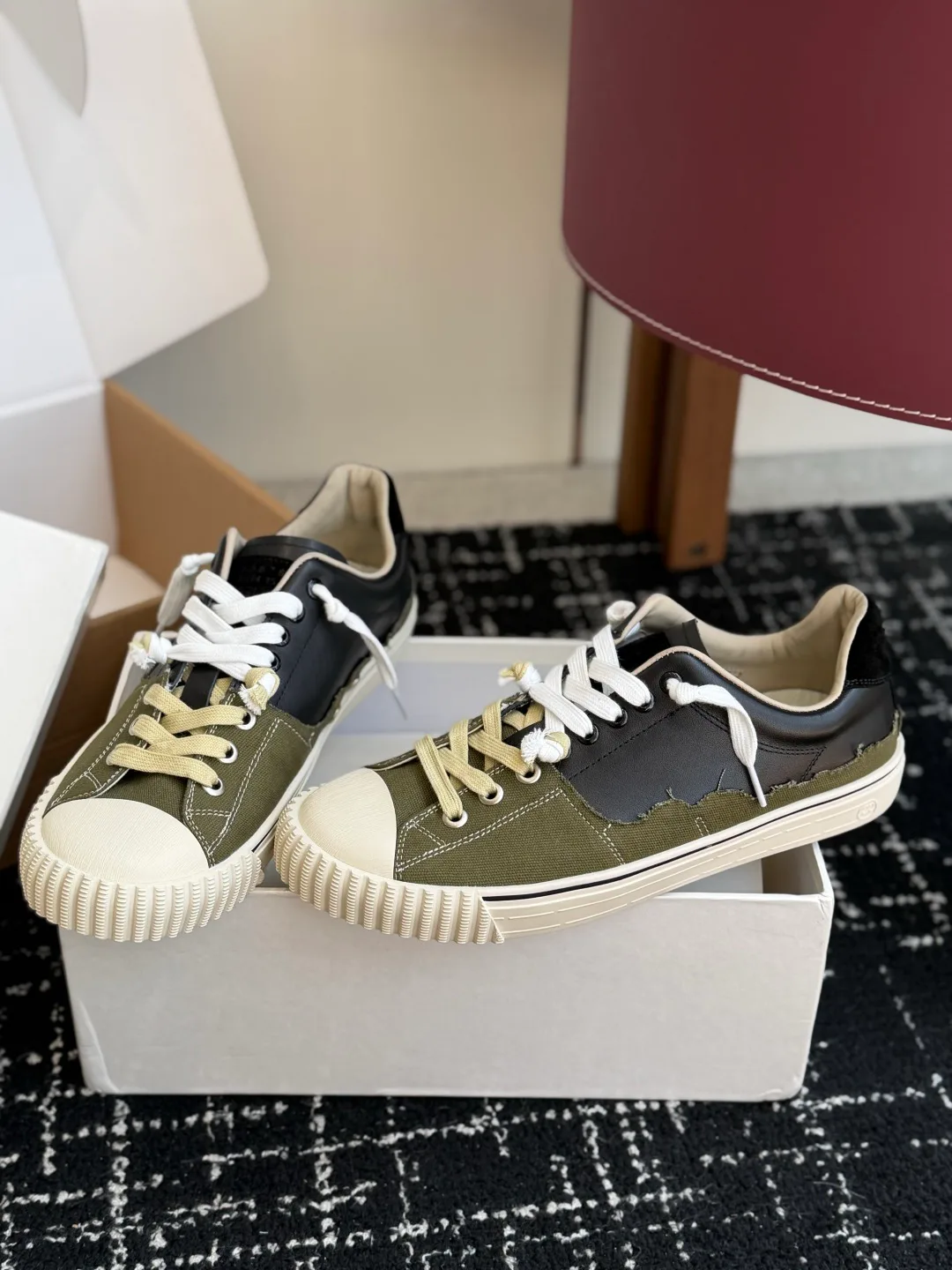 Women's Sneakers MAISON MARGIELA 17802577