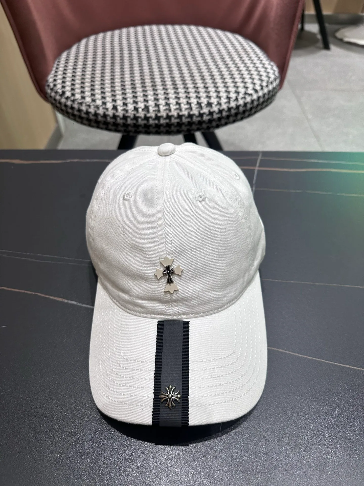 Hats CHROME HEARTS 18478990