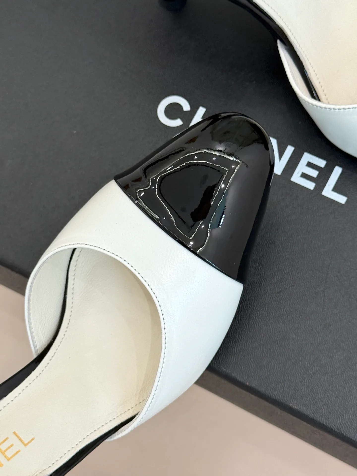Women's Open-Toe Sandals CHANEL 17425310