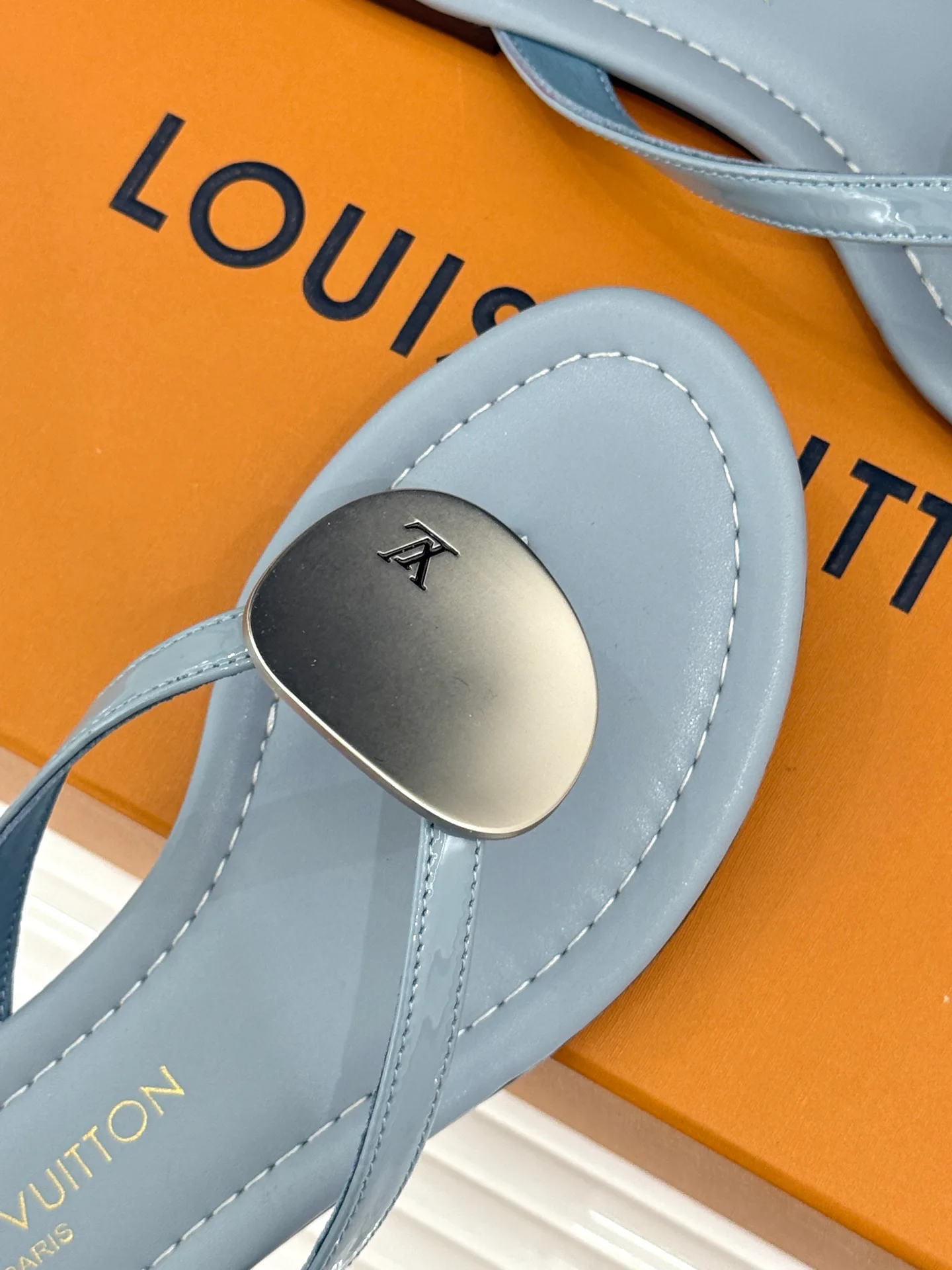 Women's Flip-Flops LOUIS VUITTON 17596992