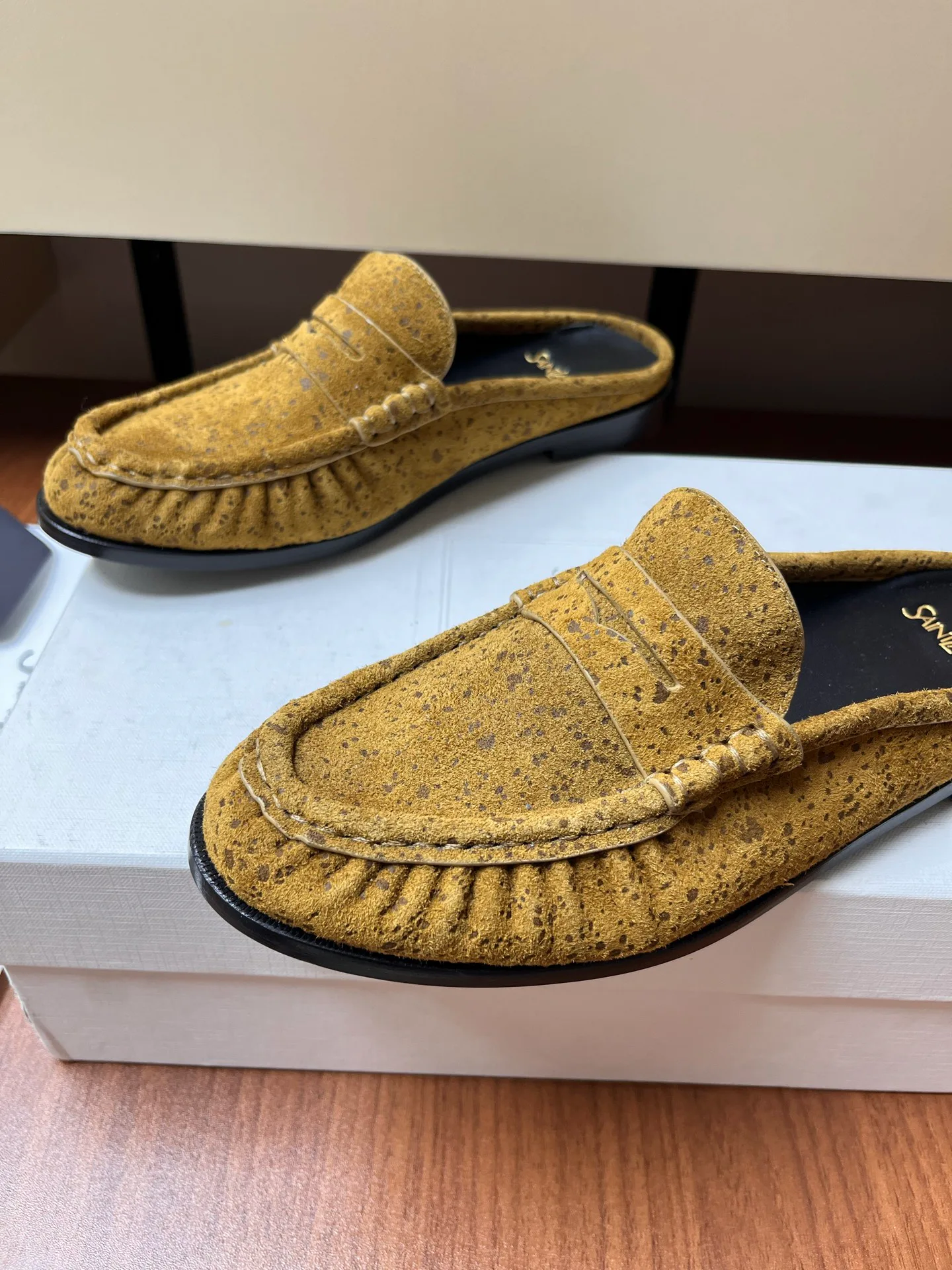 Women's Loafers And Moccasins SAINT LAURENT 18037882