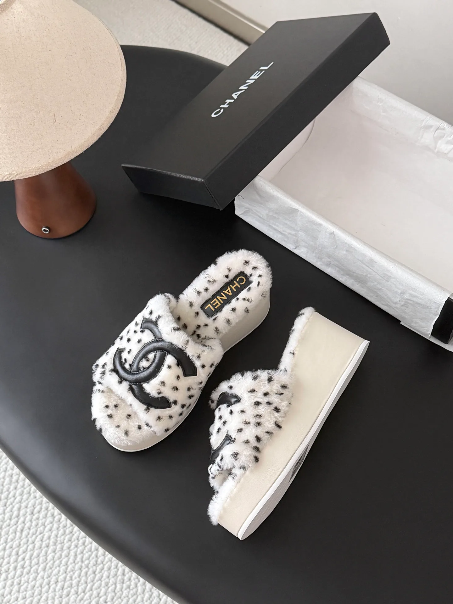 Women's Slippers CHANEL 18053836