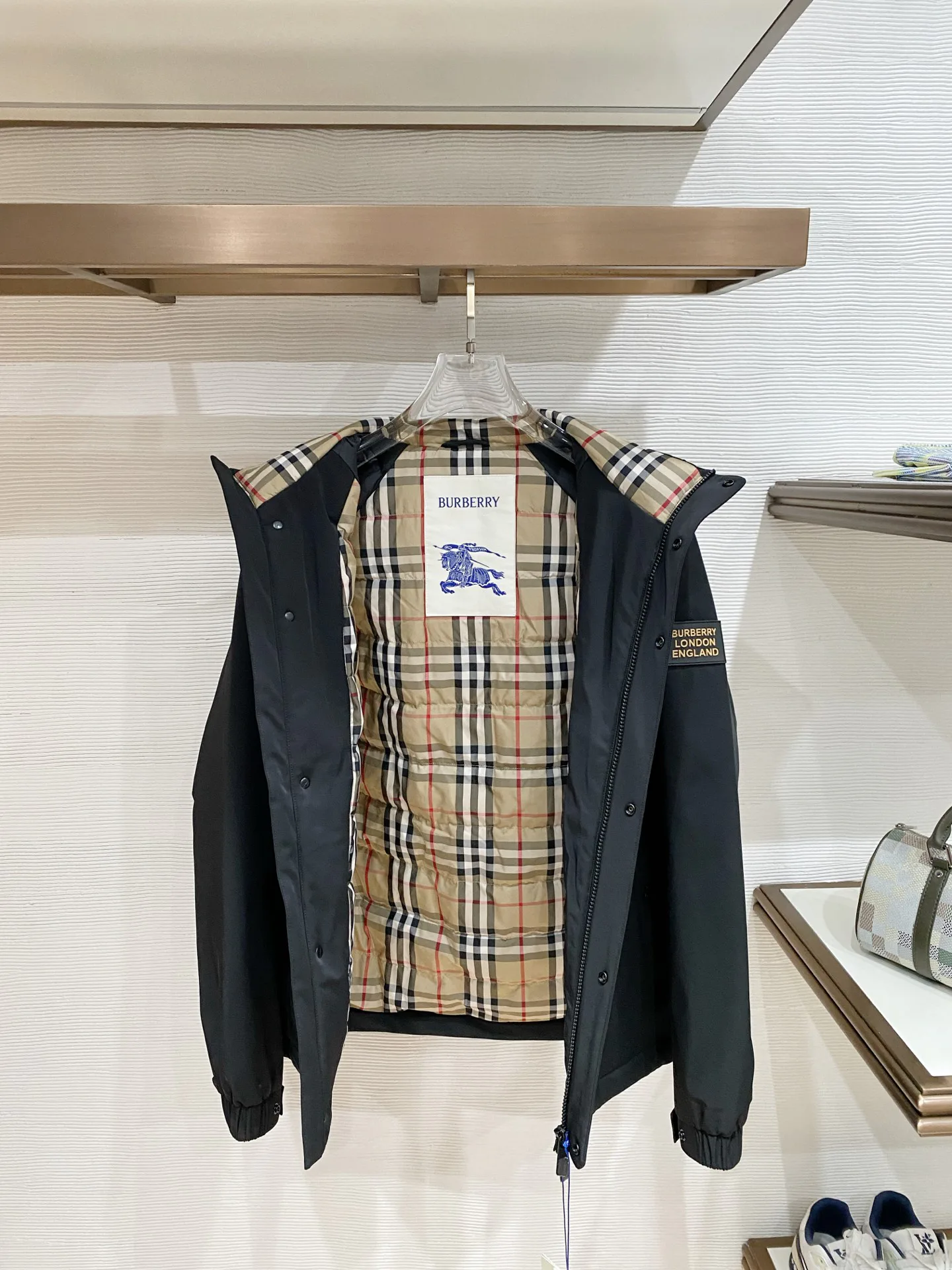 Men's Jackets And Down Jackets BURBERRY 18109107