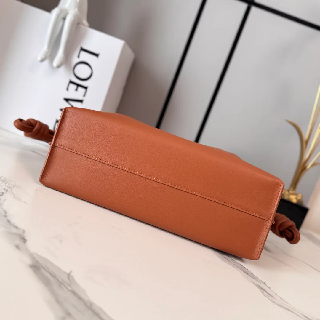 Women's Classic Handbags LOEWE 17937943