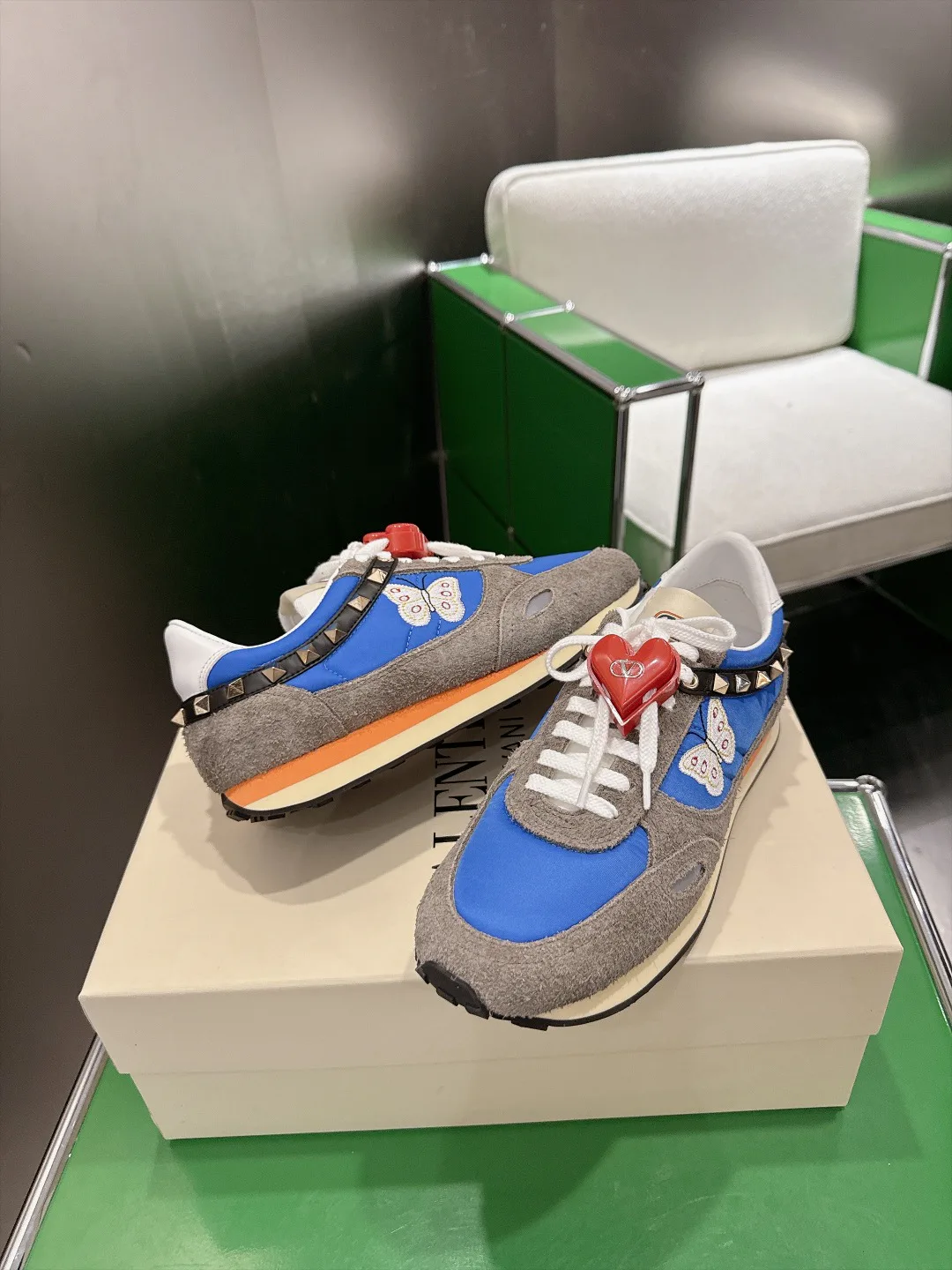 Women's Sneakers VALENTINO 18361079