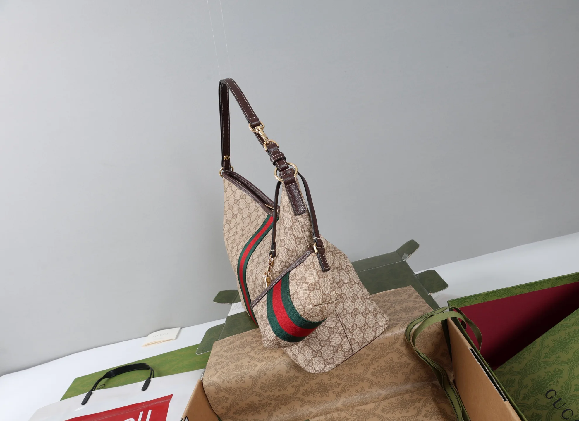 Women's Classic Handbags GUCCI 18250600
