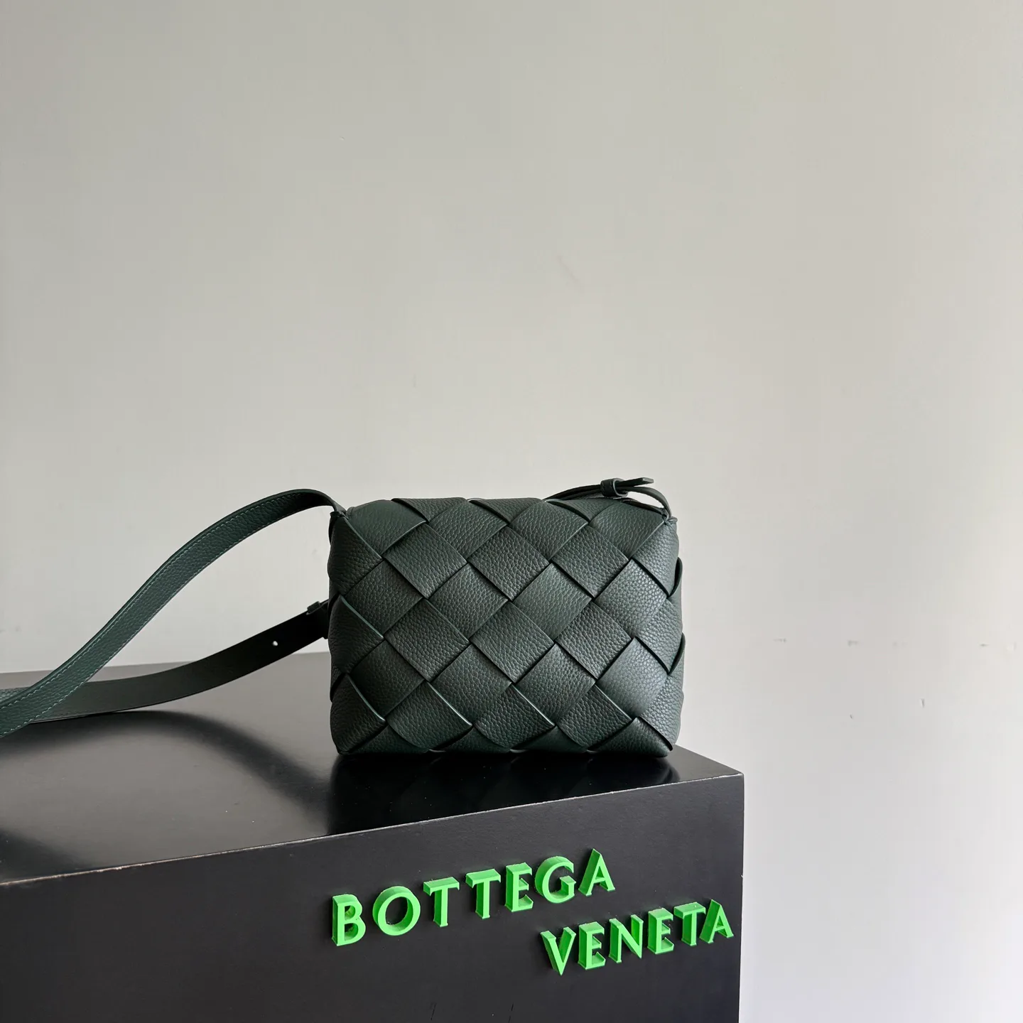 Women's Shoulder Bags BOTTEGA VENETA 18321495