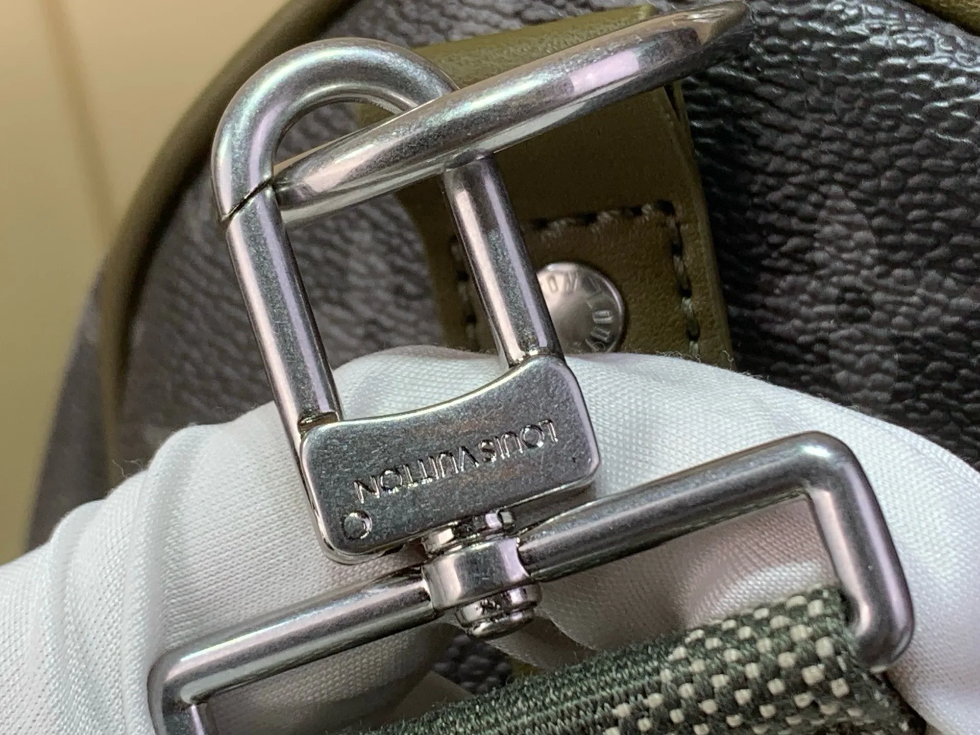 Women's Travel Bags LOUIS VUITTON 17499391