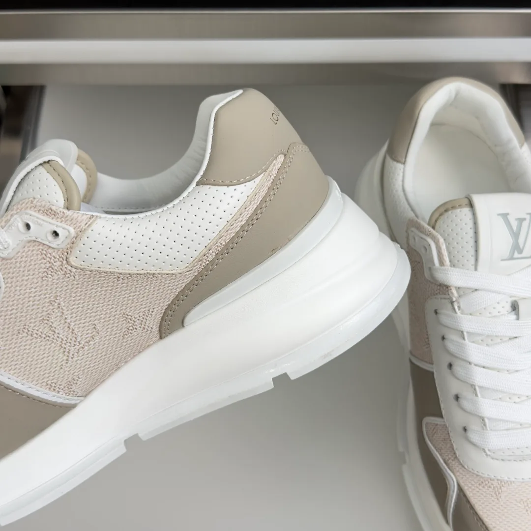 Men's Sneakers LOUIS VUITTON 17950800