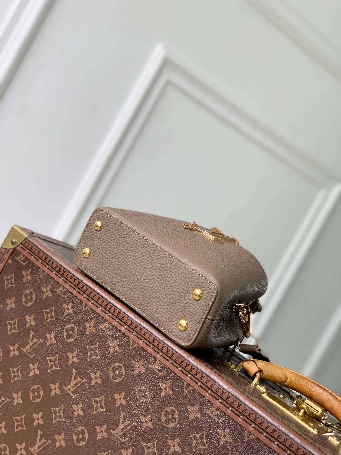 Women's Classic Handbags LOUIS VUITTON 18147533