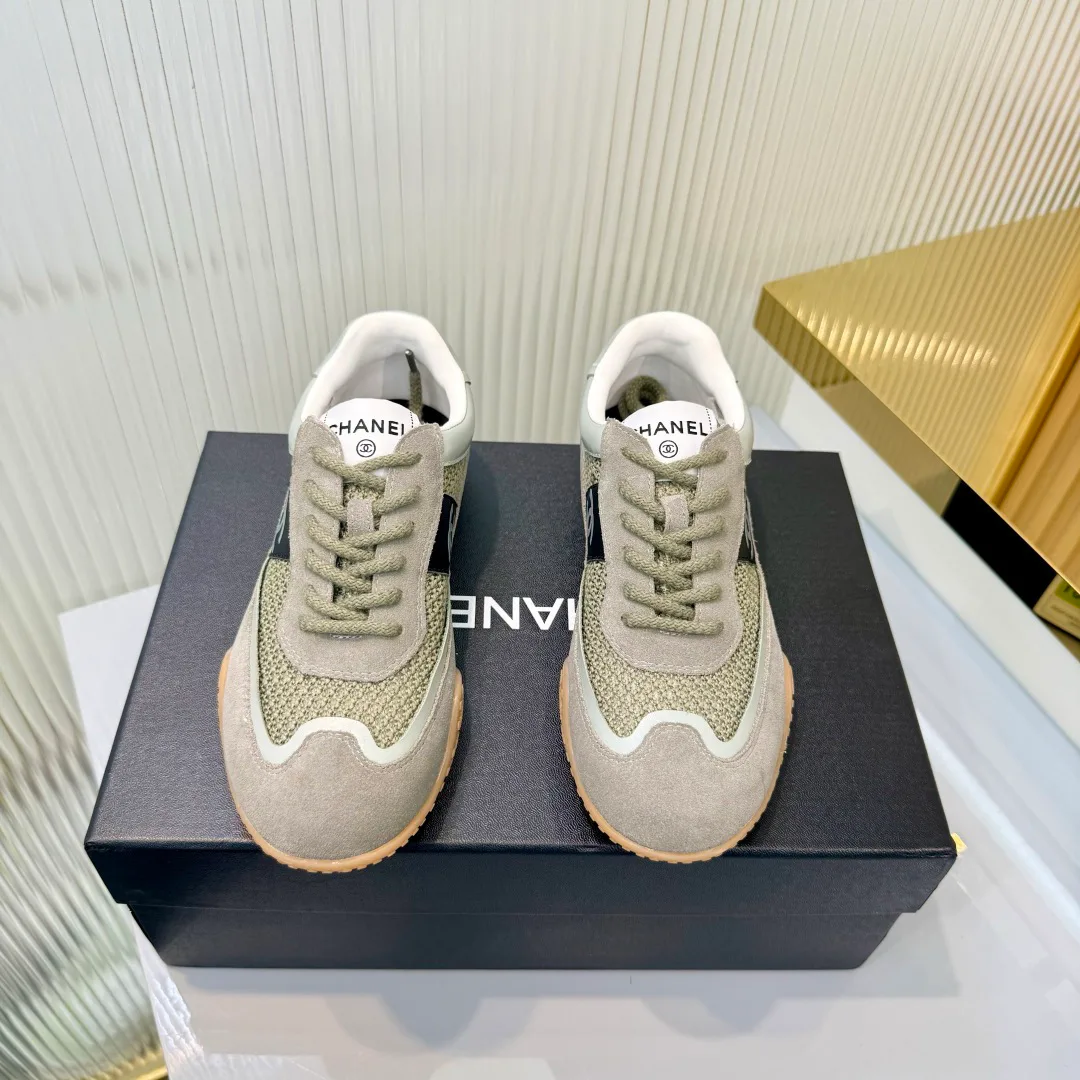 Women's Sneakers CHANEL 18366994