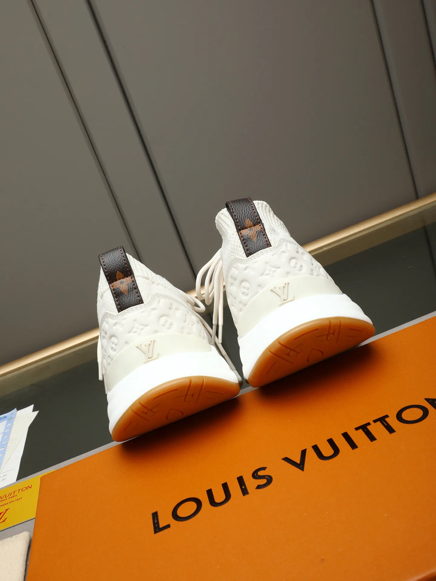 Women's Sneakers LOUIS VUITTON 17947266