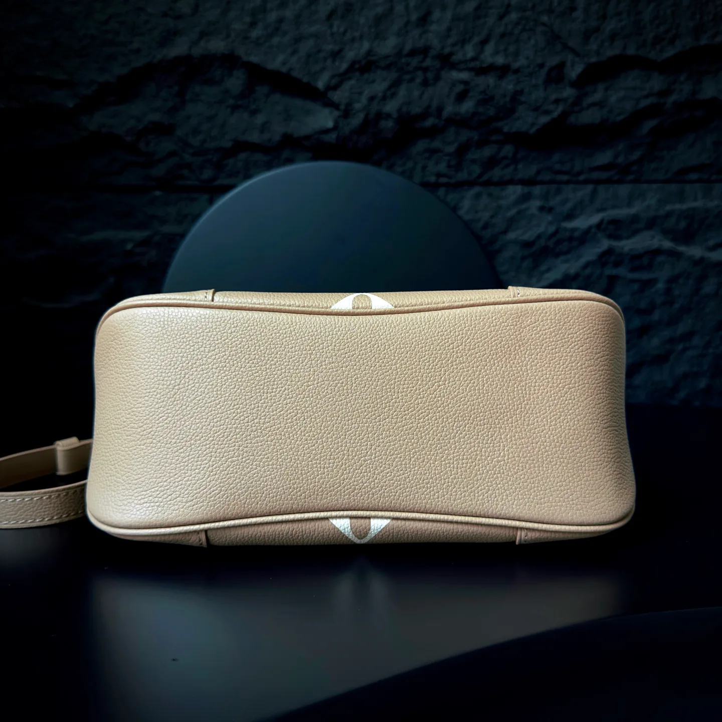Women's Classic Handbags LOUIS VUITTON 17906952