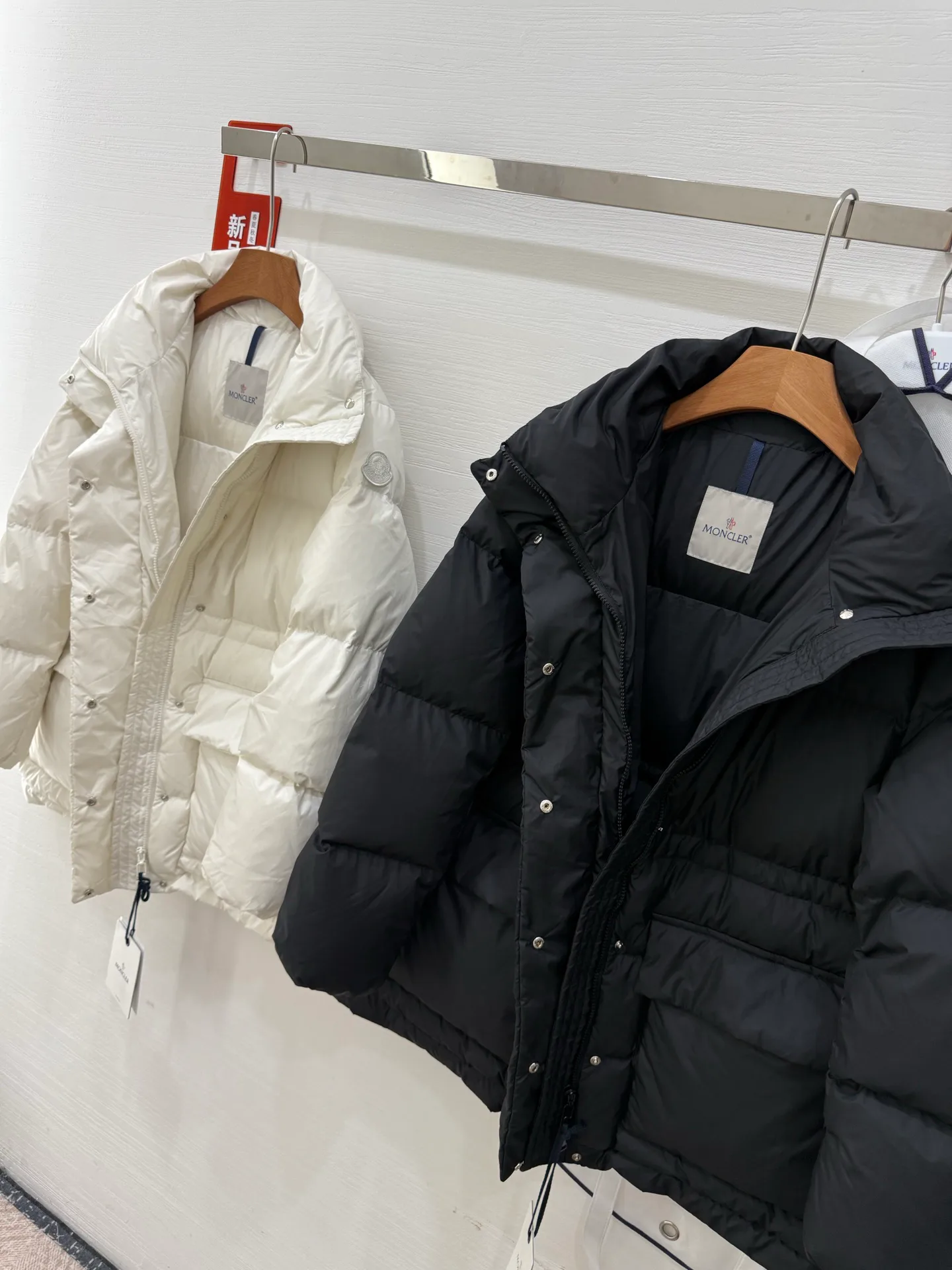 Men's Jackets And Down Jackets MONCLER 18383089