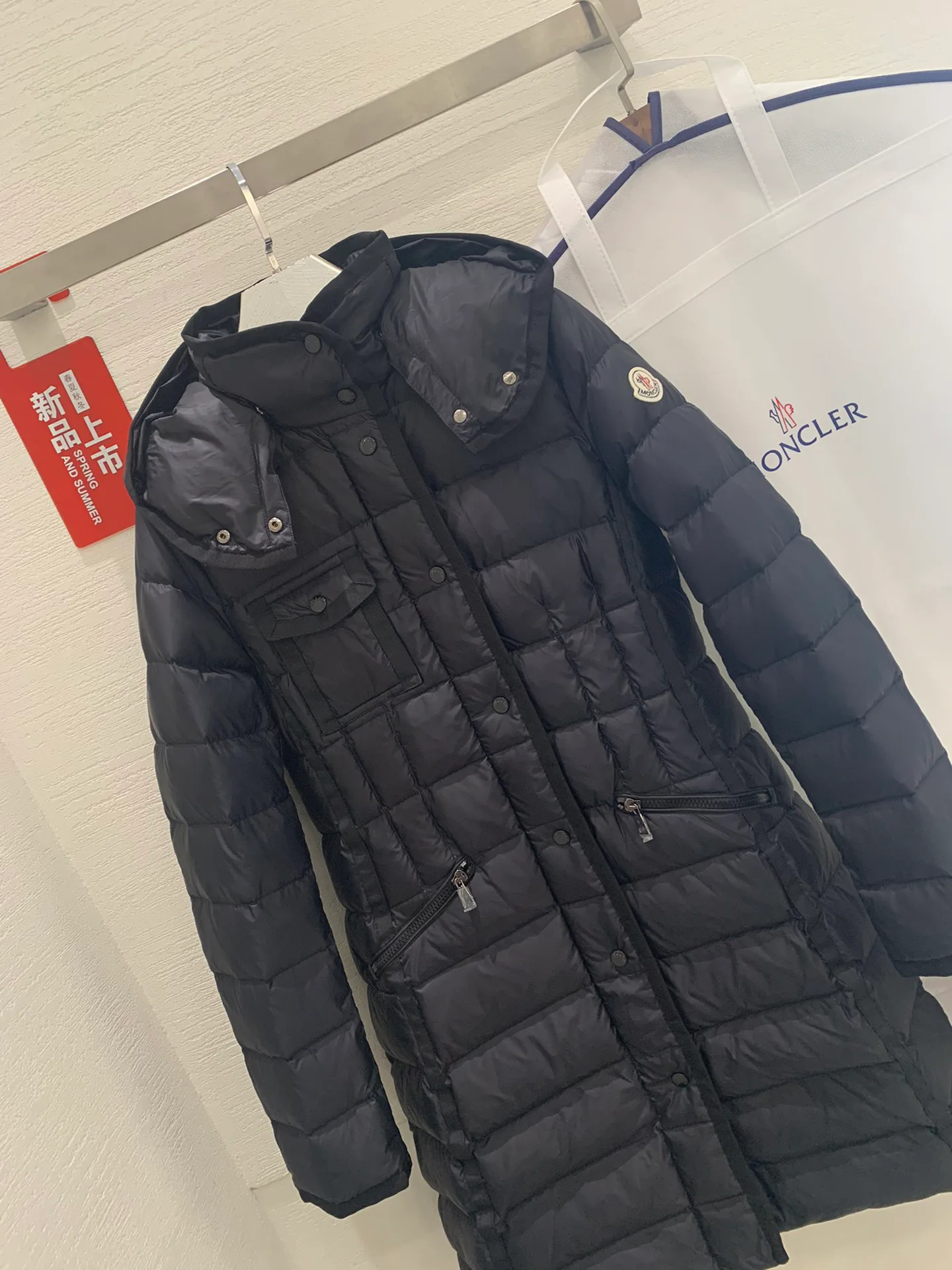 Women's Jackets And Down Jackets MONCLER 17913968