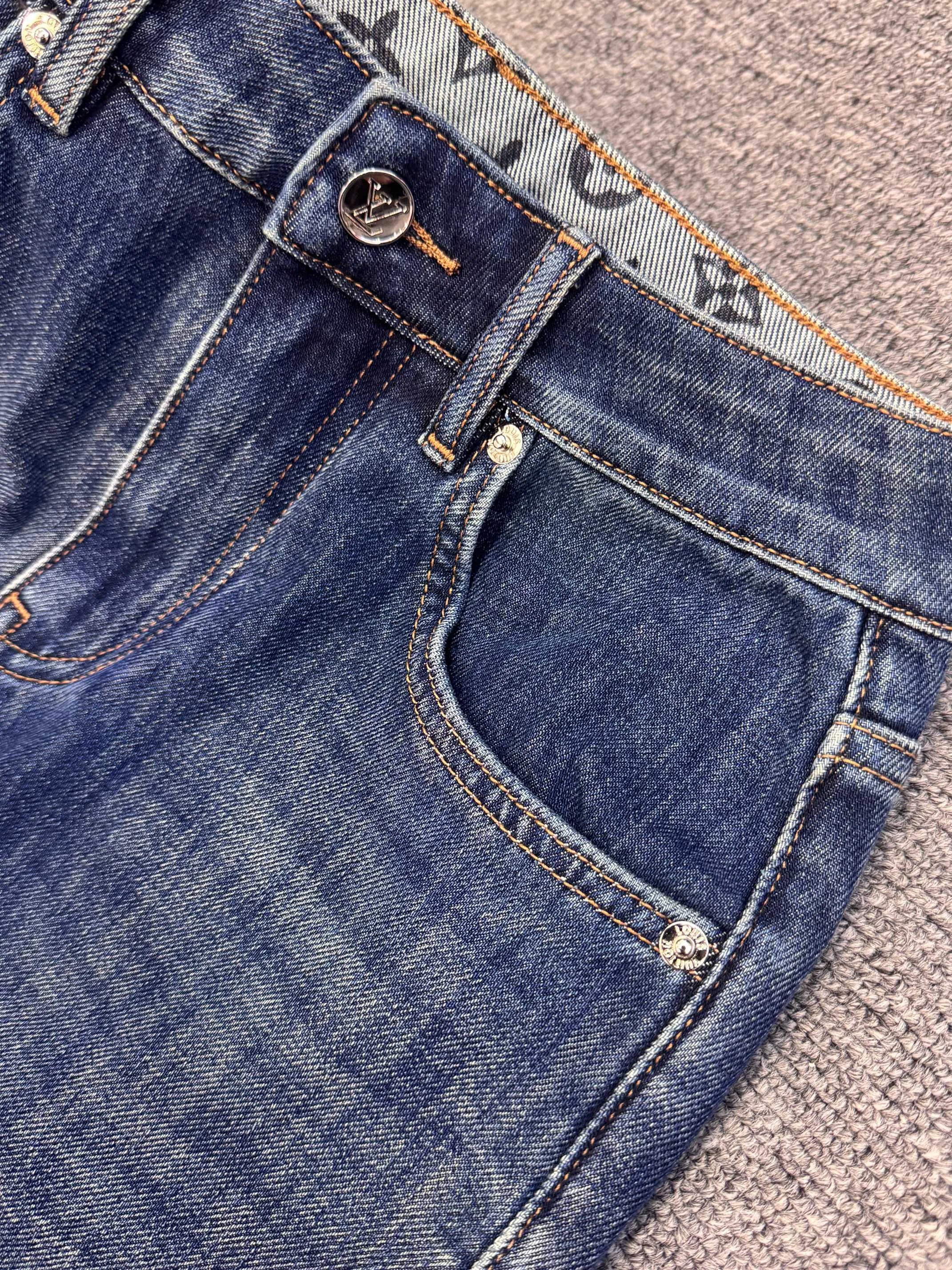 Women's Jeans LOUIS VUITTON 17908328