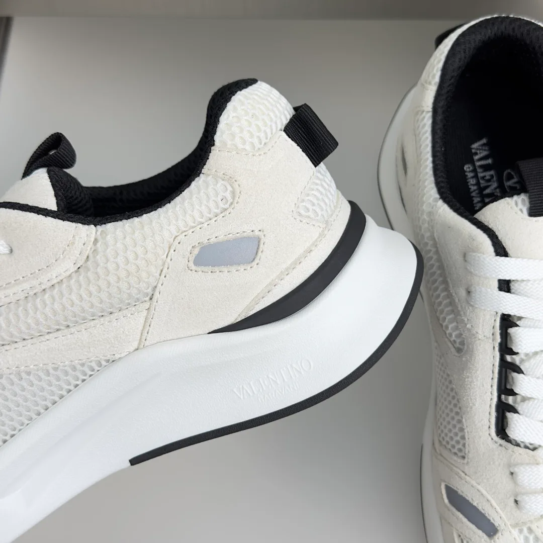 Men's Sneakers VALENTINO 17603078