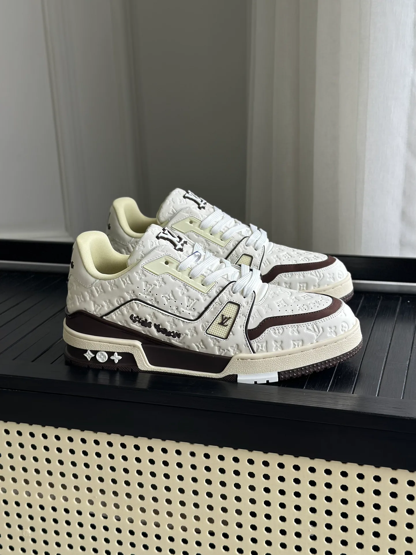 Women's Sneakers LOUIS VUITTON 18014116