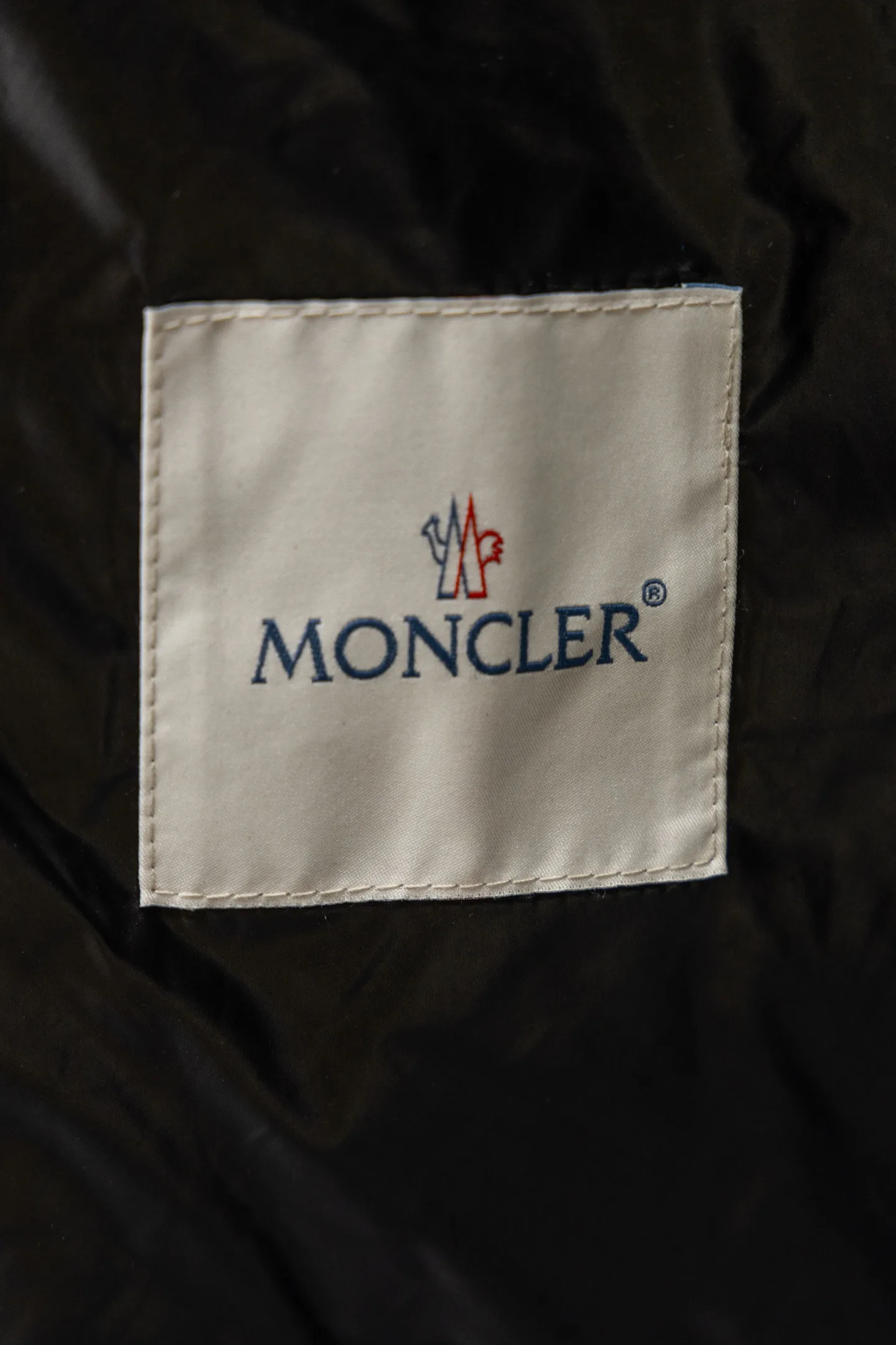 Women's Jackets And Down Jackets MONCLER 18507206