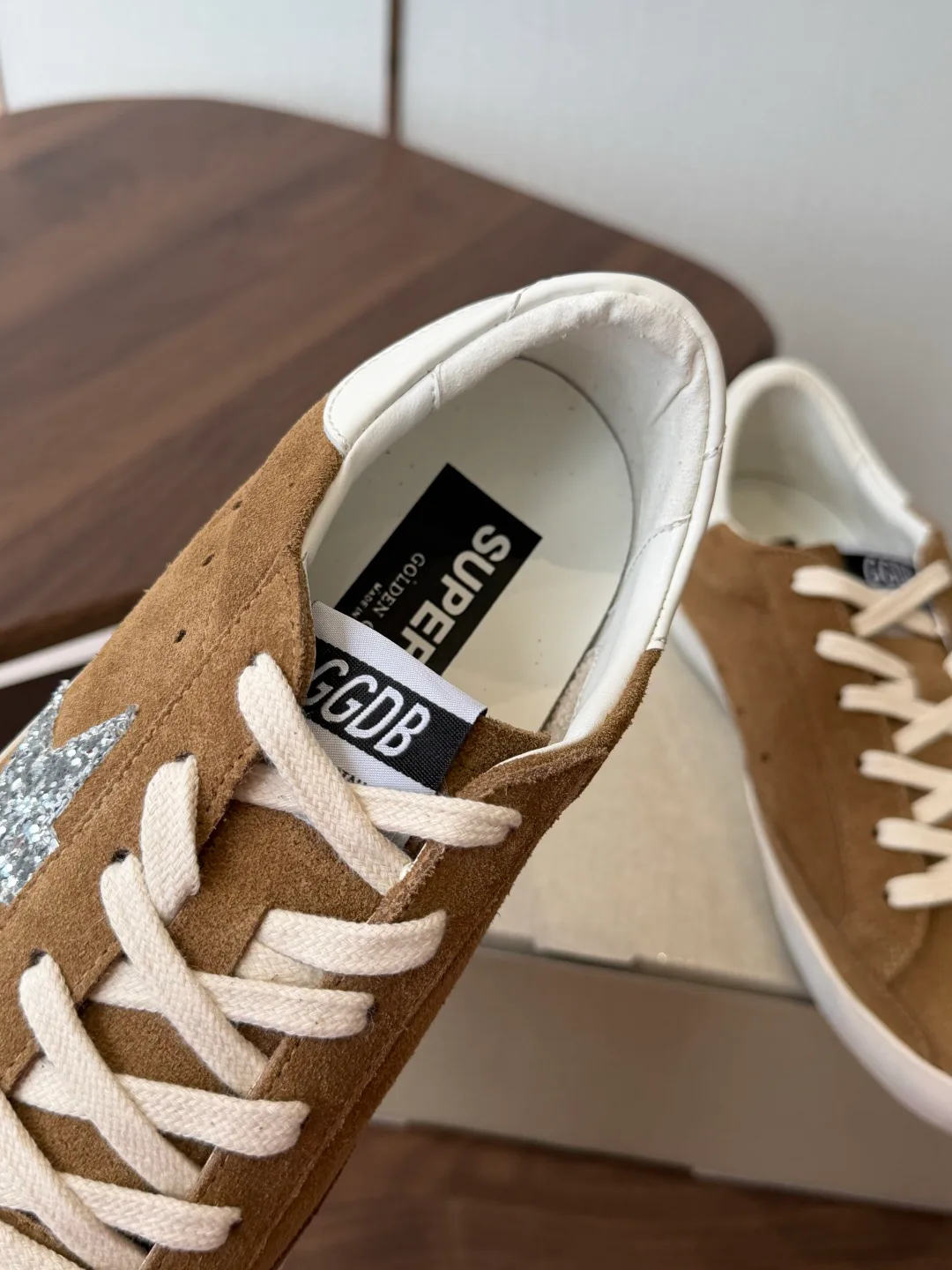 Women's Sneakers GOLDEN GOOSE 18146572