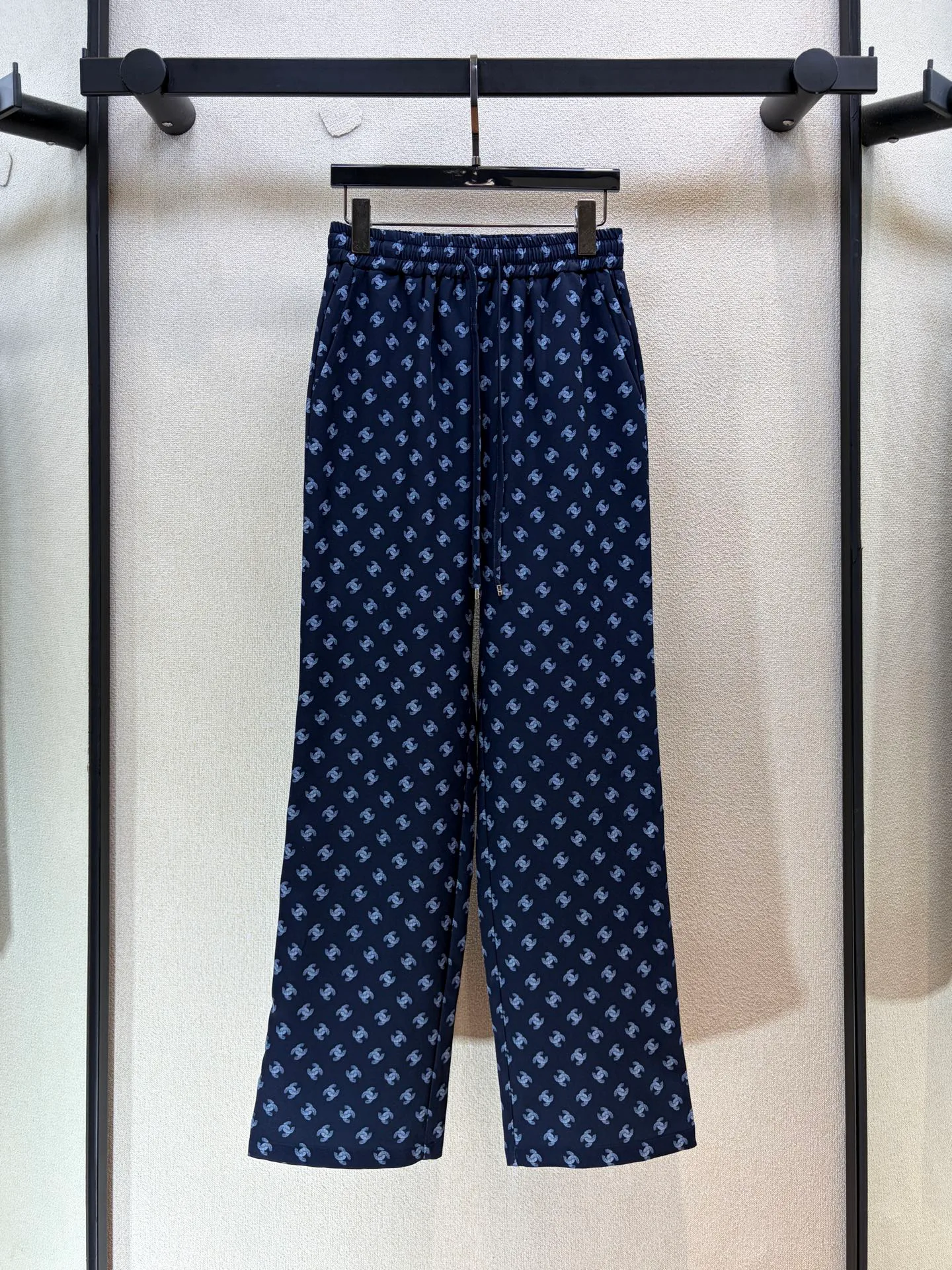 Women's Trousers CHANEL 18408103