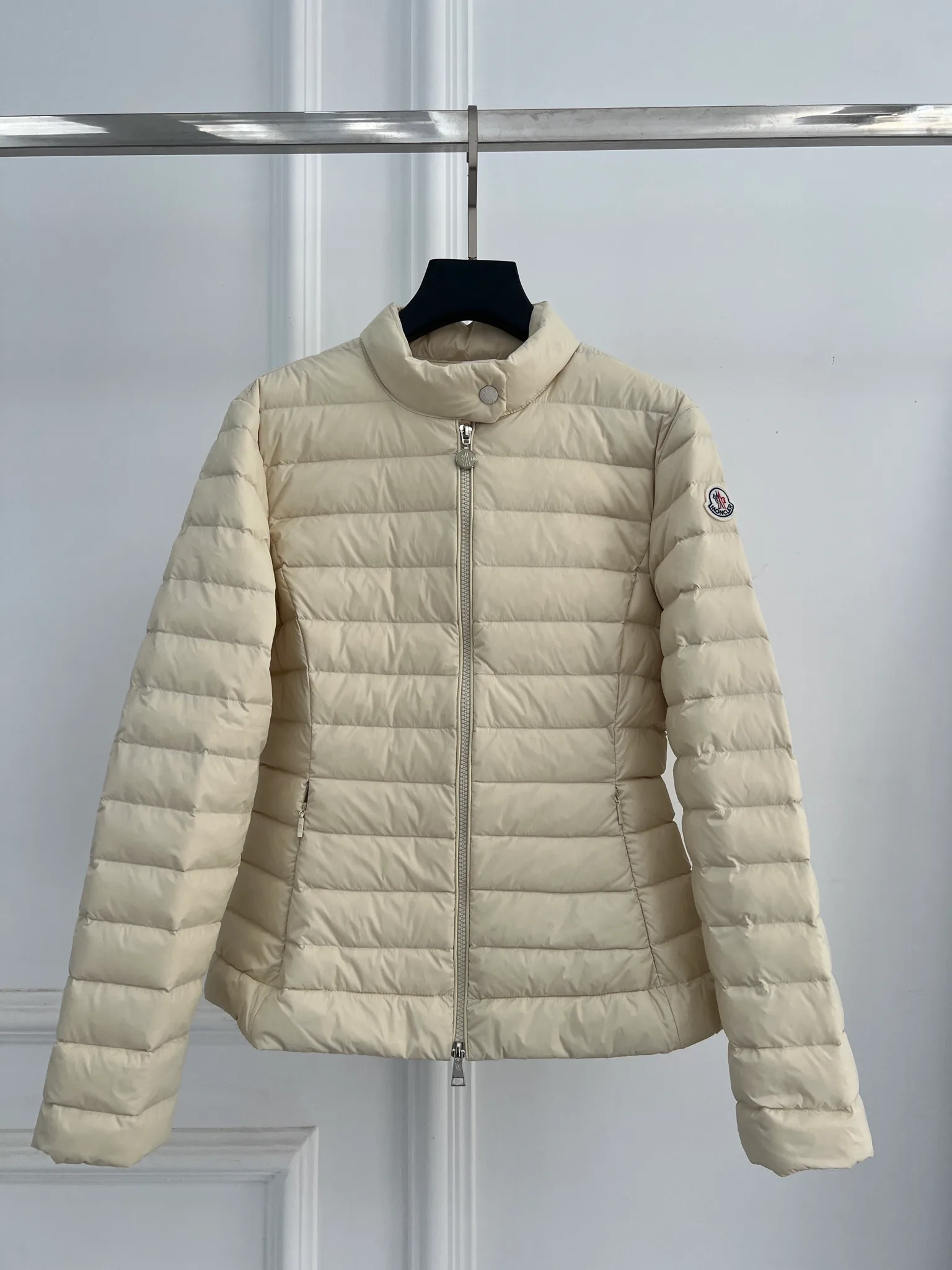 Women's Jackets And Down Jackets MONCLER 18416157