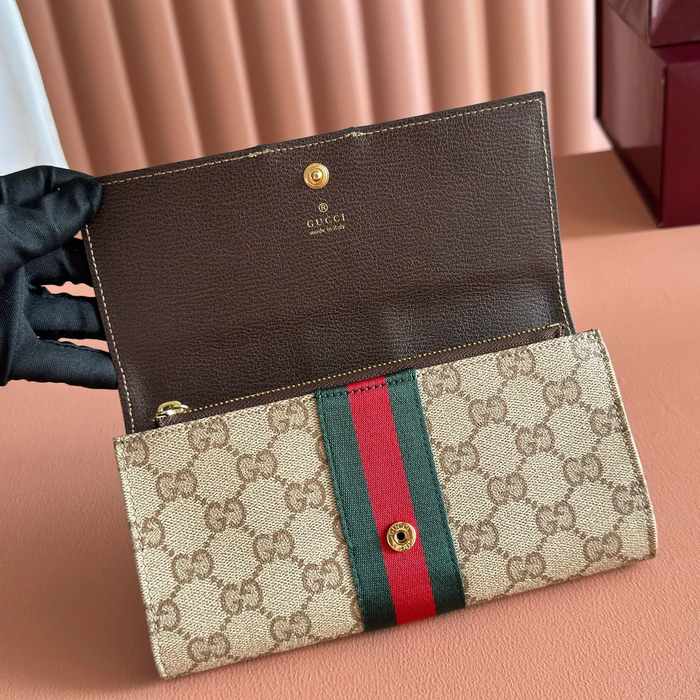 Women's Clutches GUCCI 17947889