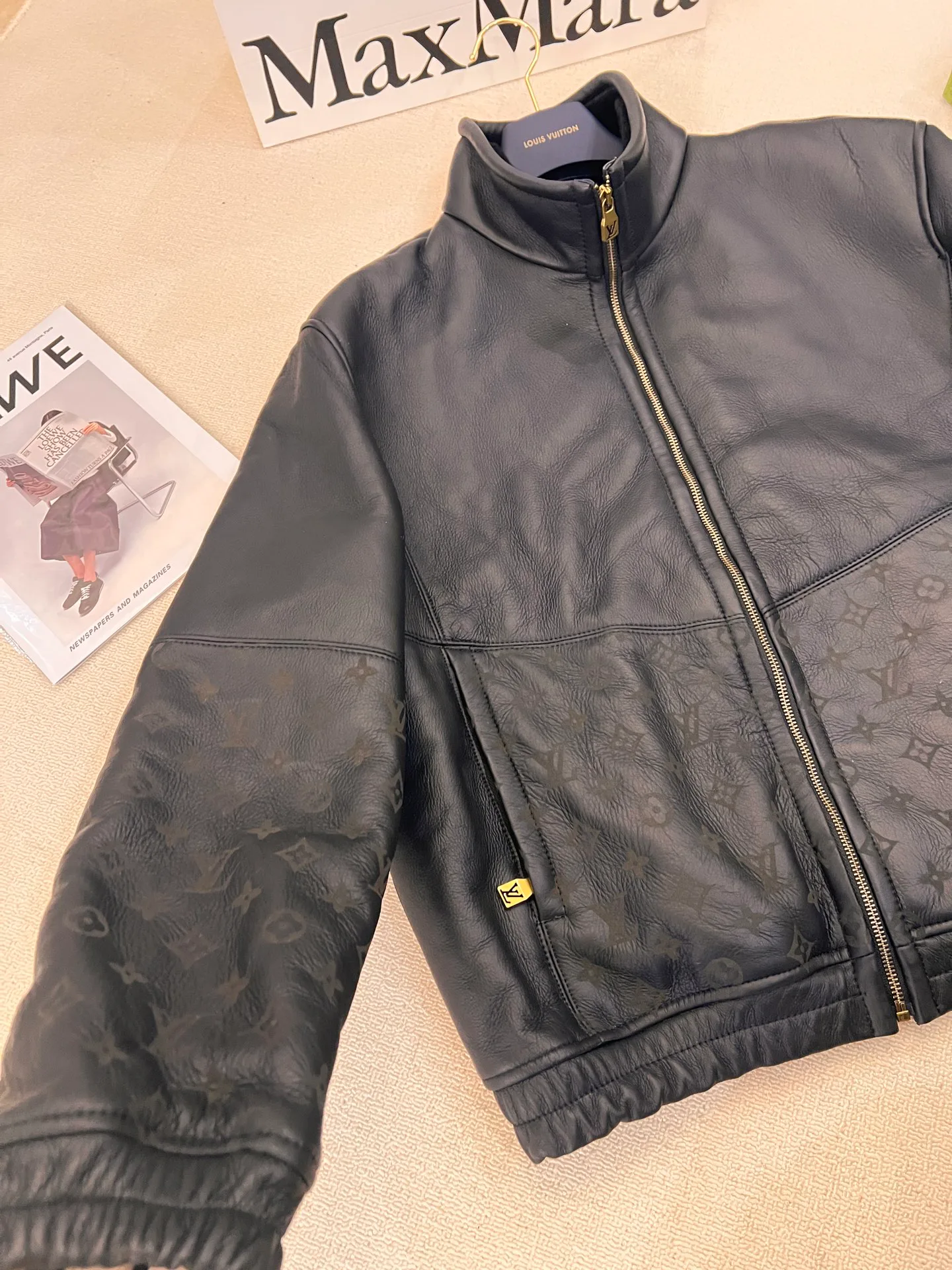 Women's Leather Jackets And Sheepskin Coats LOUIS VUITTON 18408985