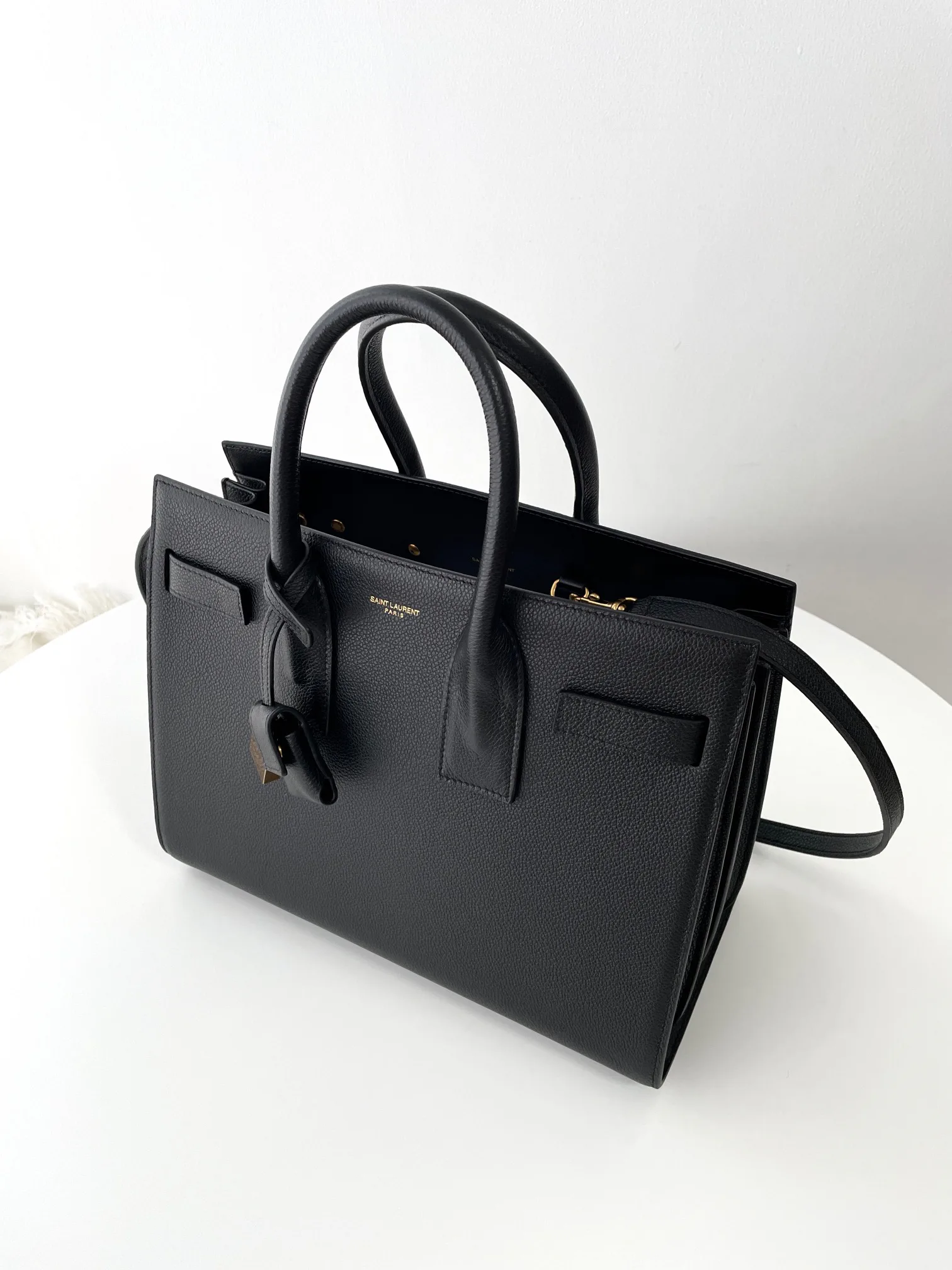 Классические Сумки Женские Saint Laurent 18620044