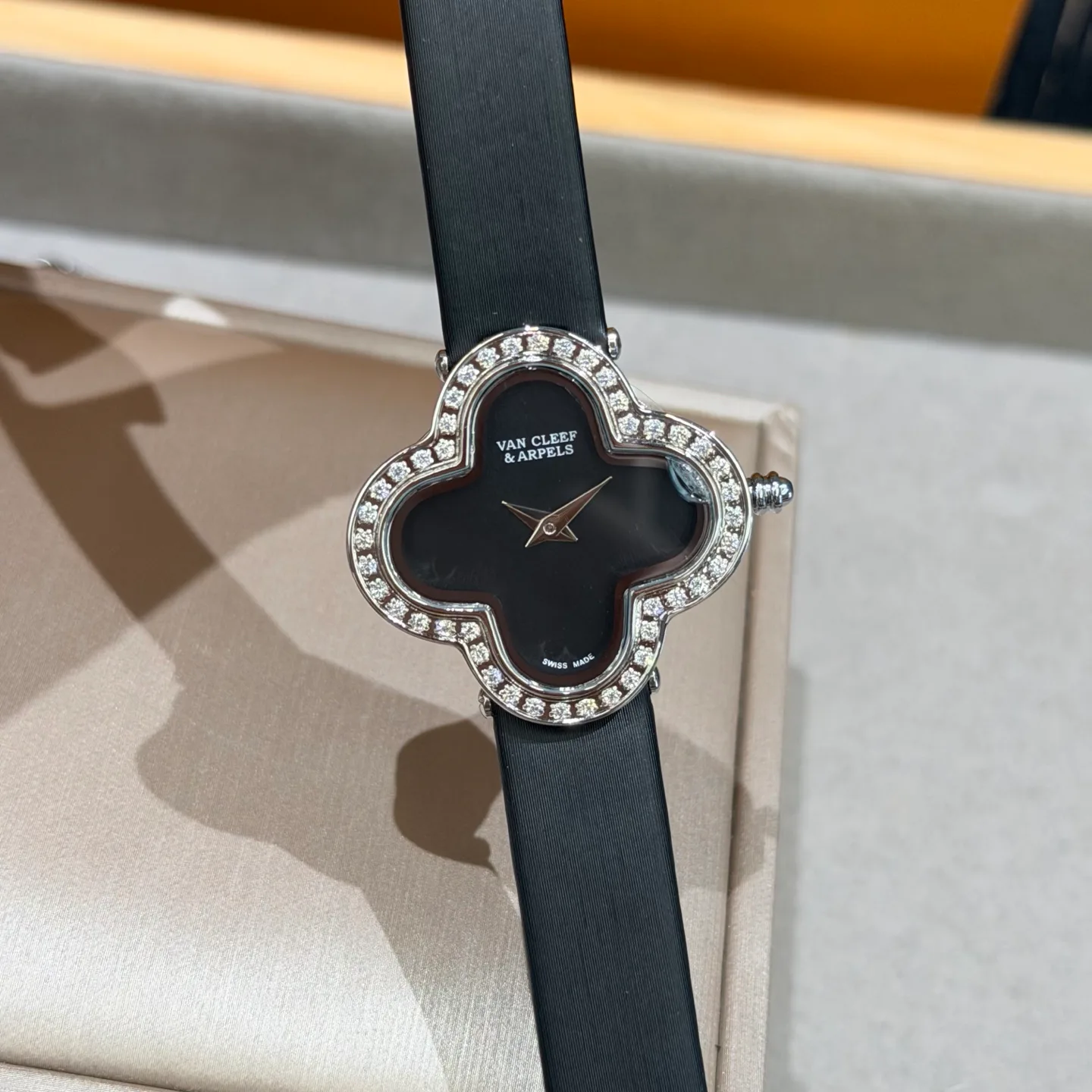 Women's Watches VAN CLEEF & ARPELS 17415092
