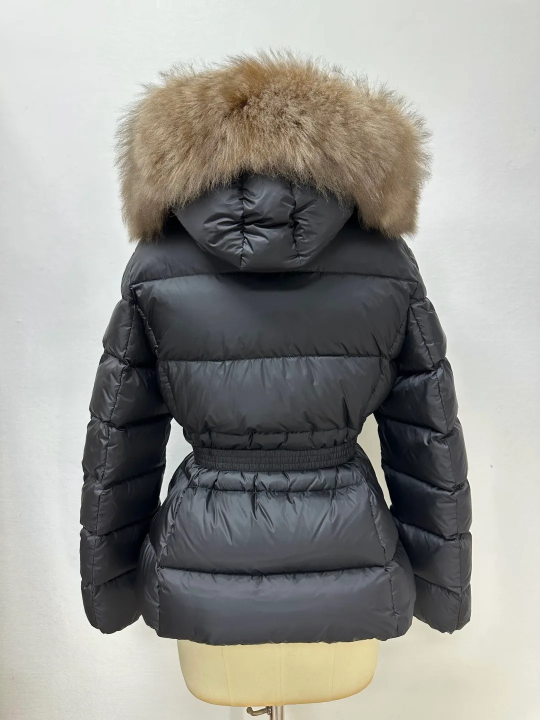 Women's Jackets And Down Jackets MONCLER 18538722