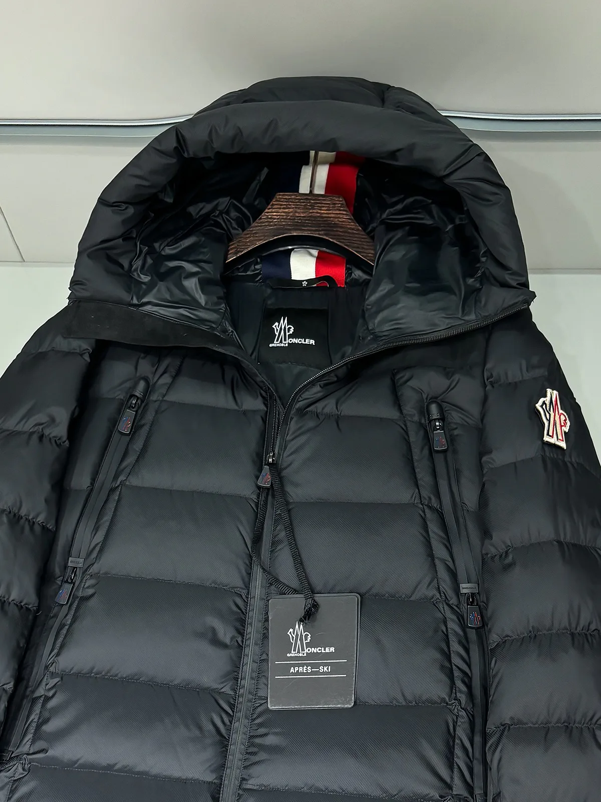 Men's Jackets And Down Jackets MONCLER 18295894