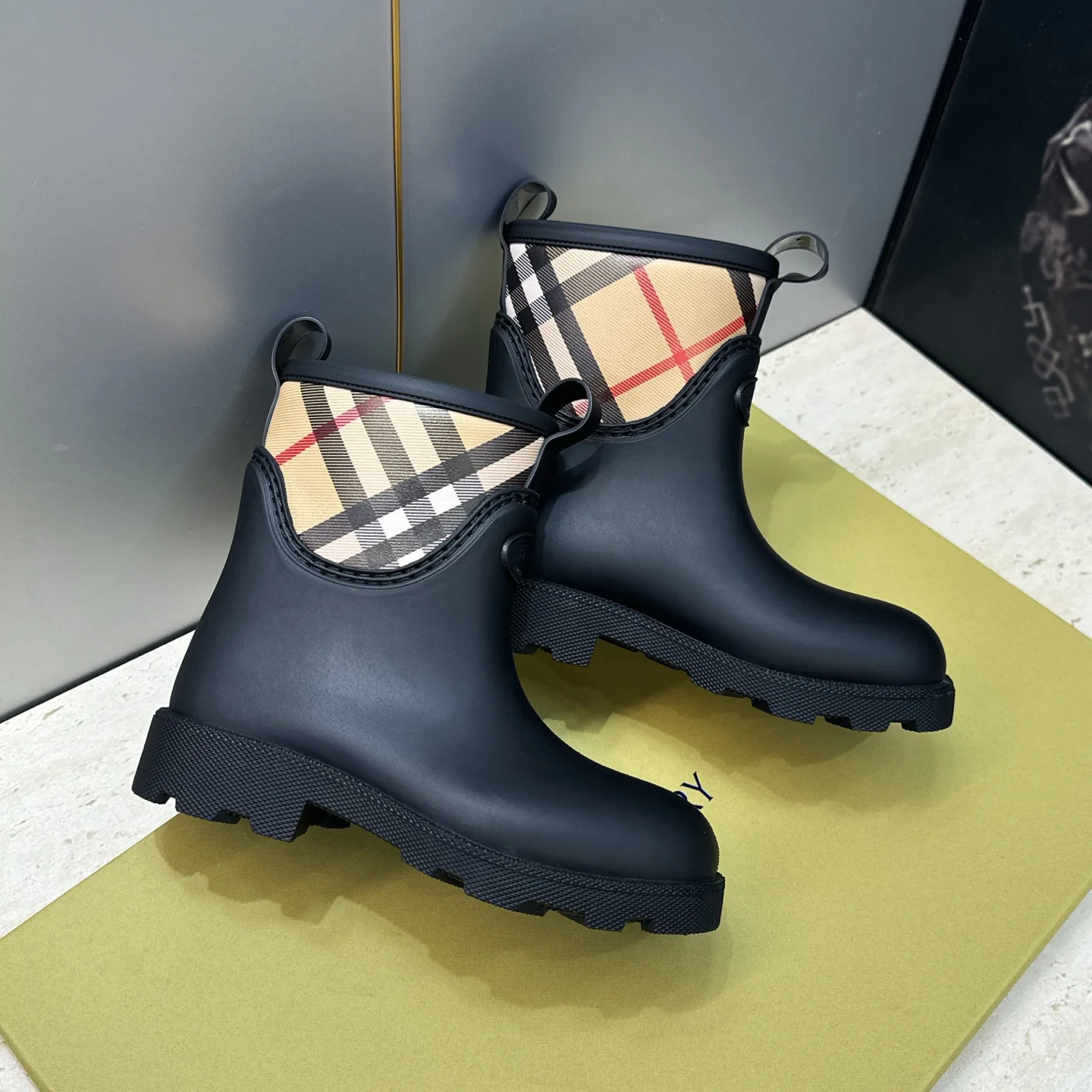 Women's Boots BURBERRY 18235848