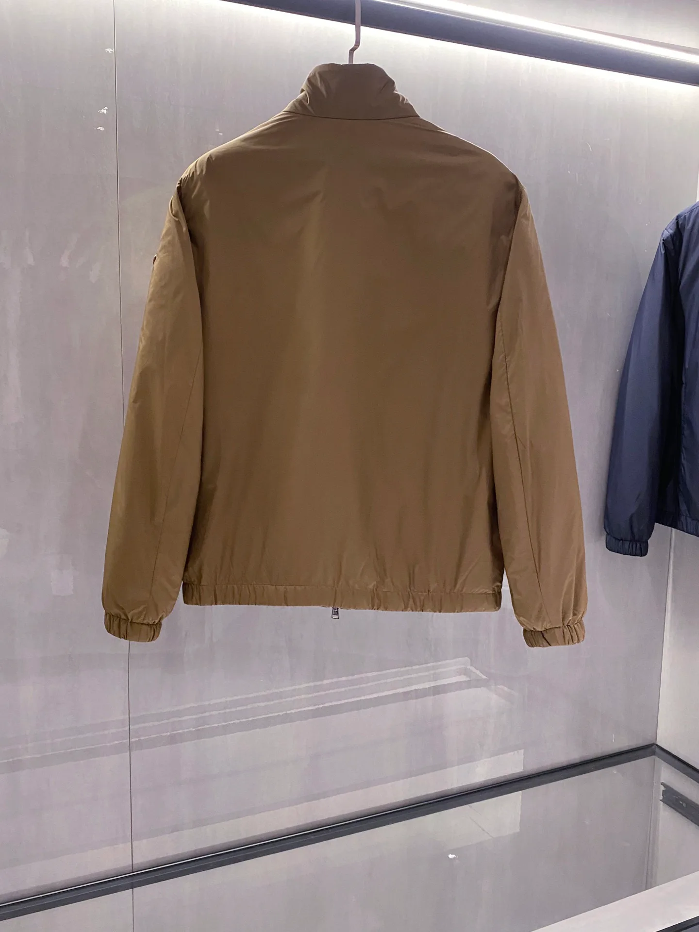 Куртки И Пуховики Мужские Moncler 18572359