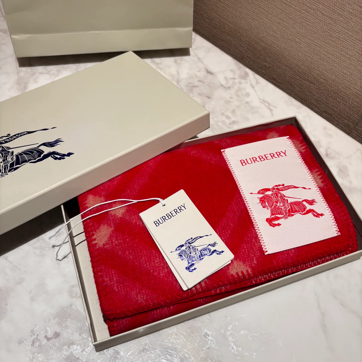 Scarves BURBERRY 18507381