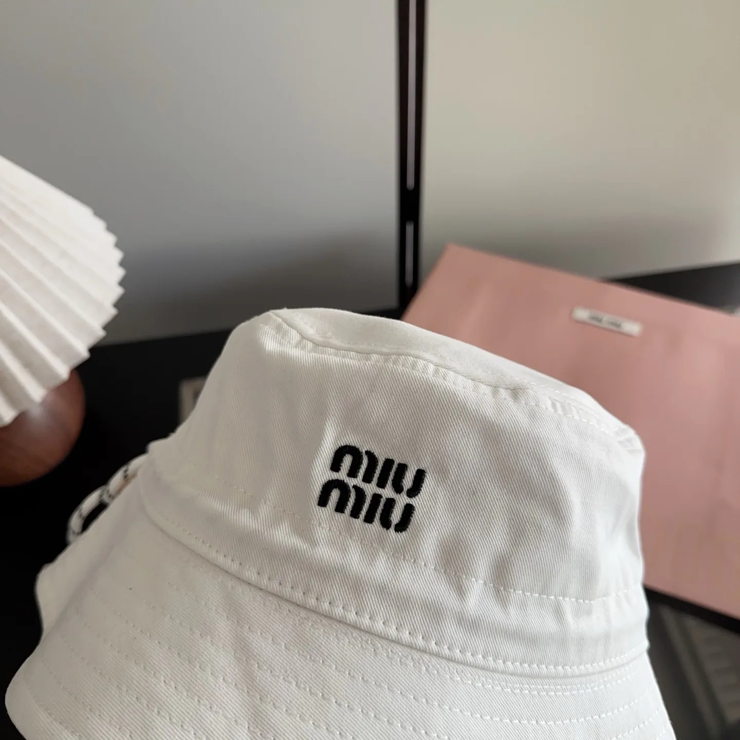Hats MIU MIU 18105713