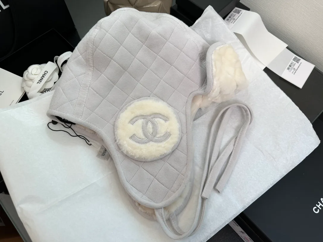 Hats CHANEL 18347663