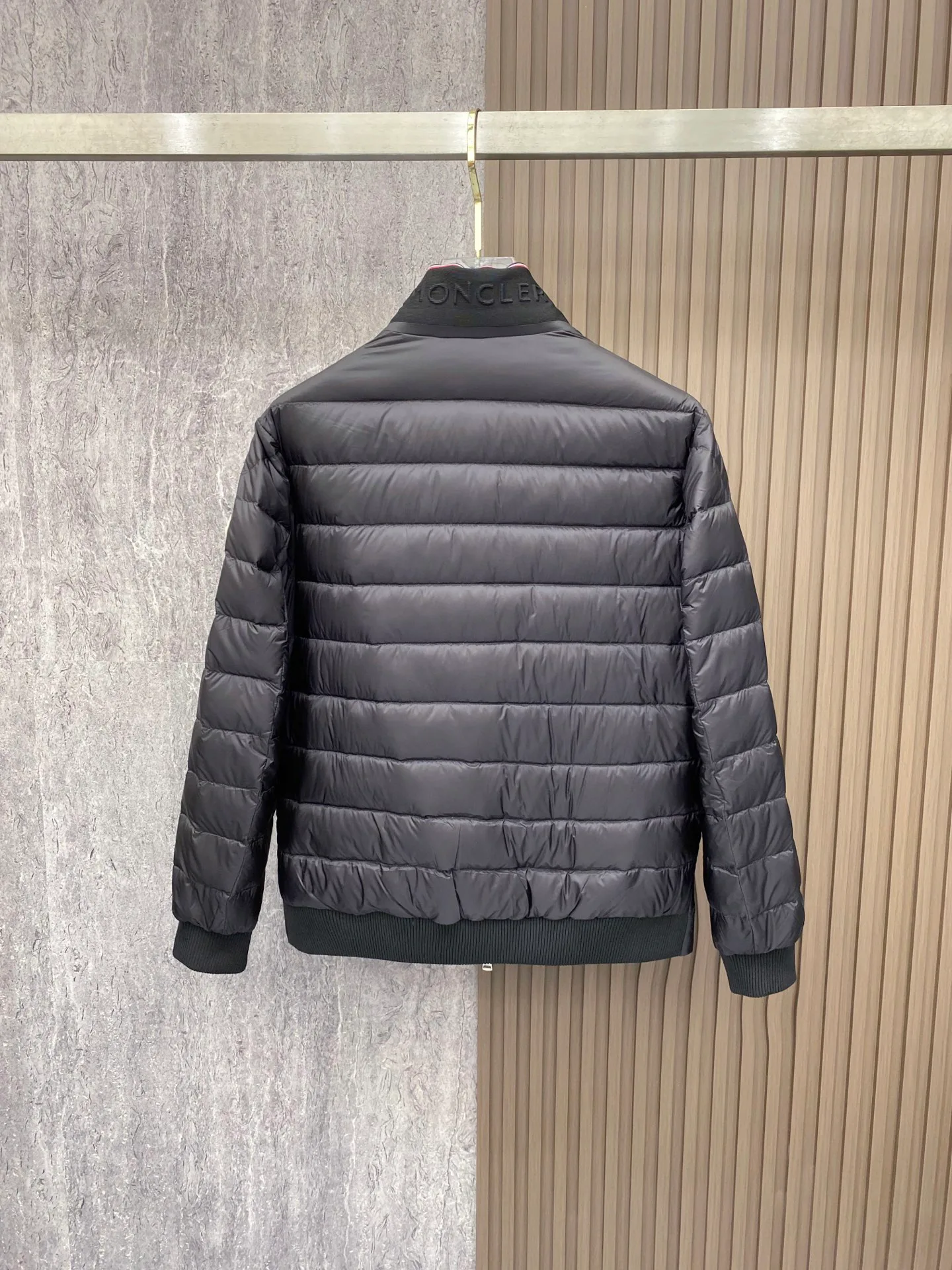 Куртки И Пуховики Мужские Moncler 18596389