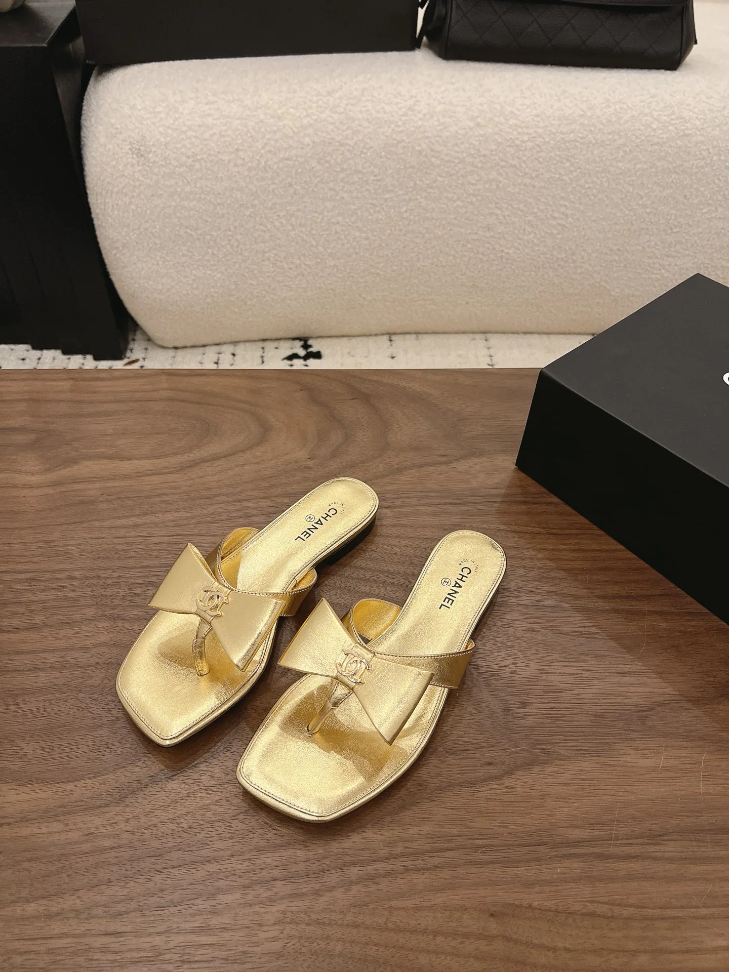 Women's Flip-Flops CHANEL 16944161