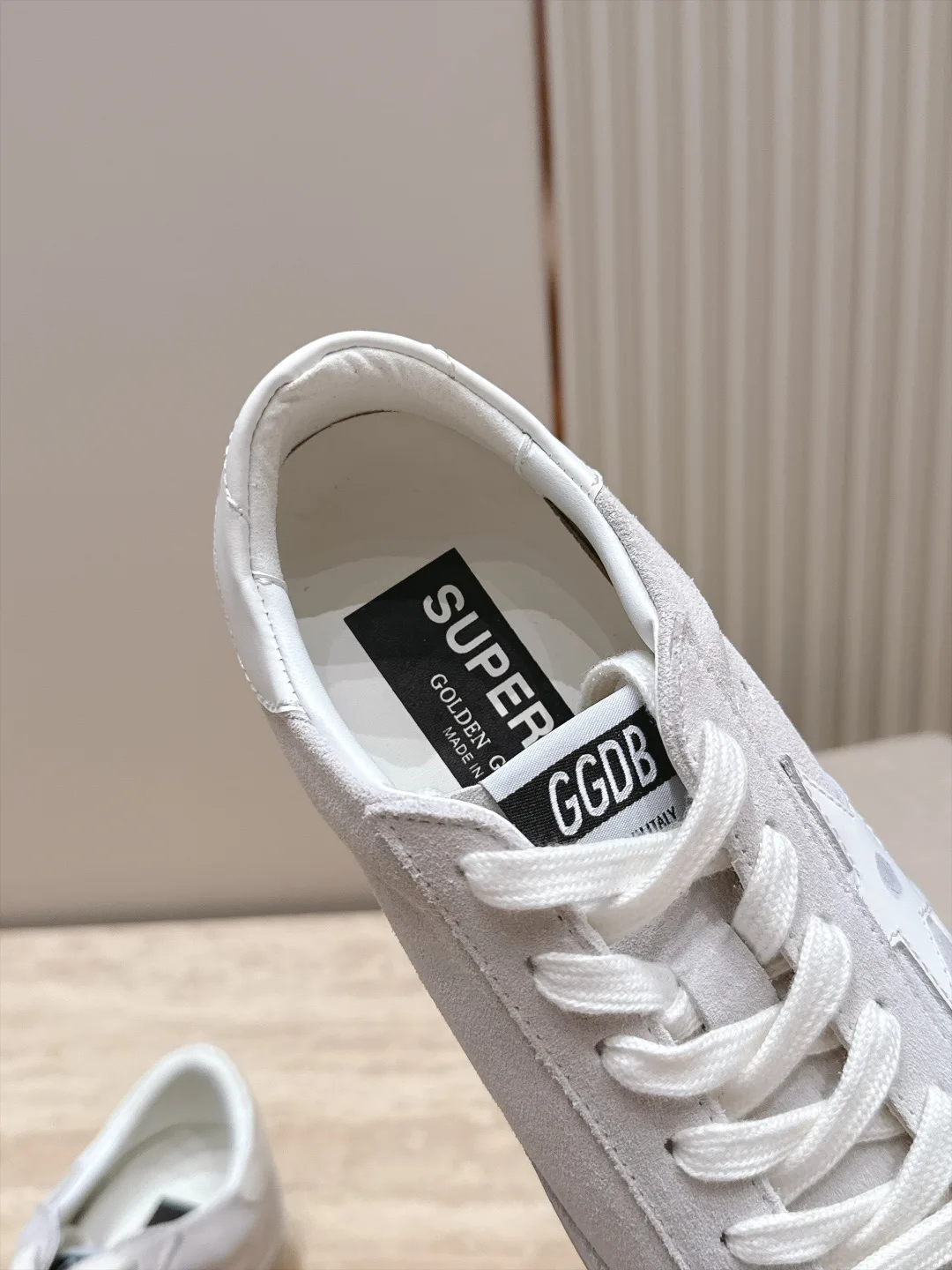 Women's Sneakers GOLDEN GOOSE 17963441