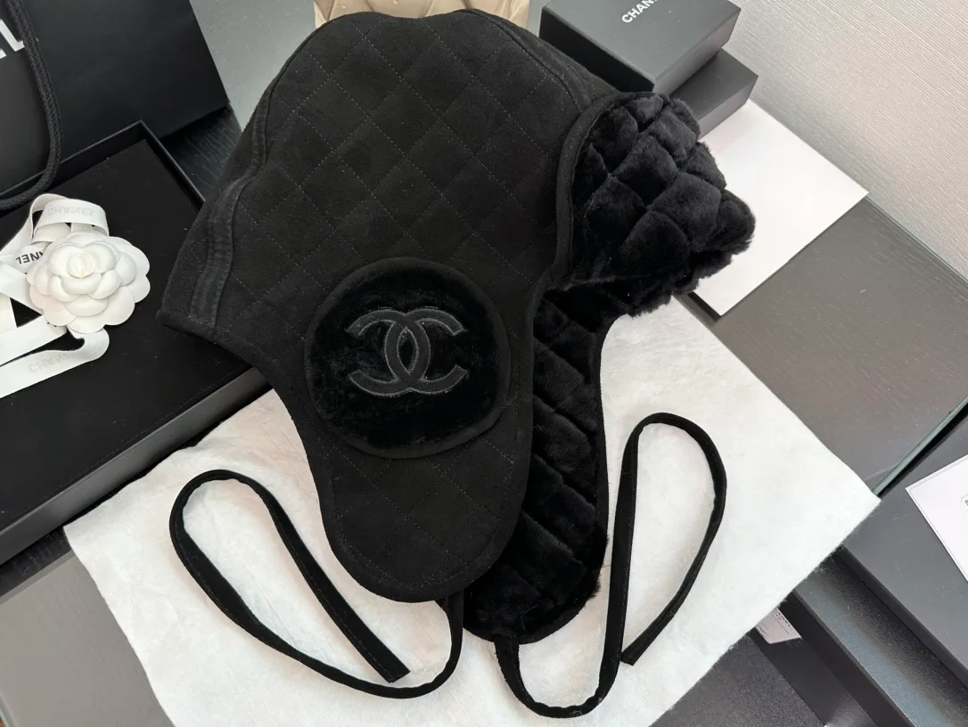 Hats CHANEL 18347668