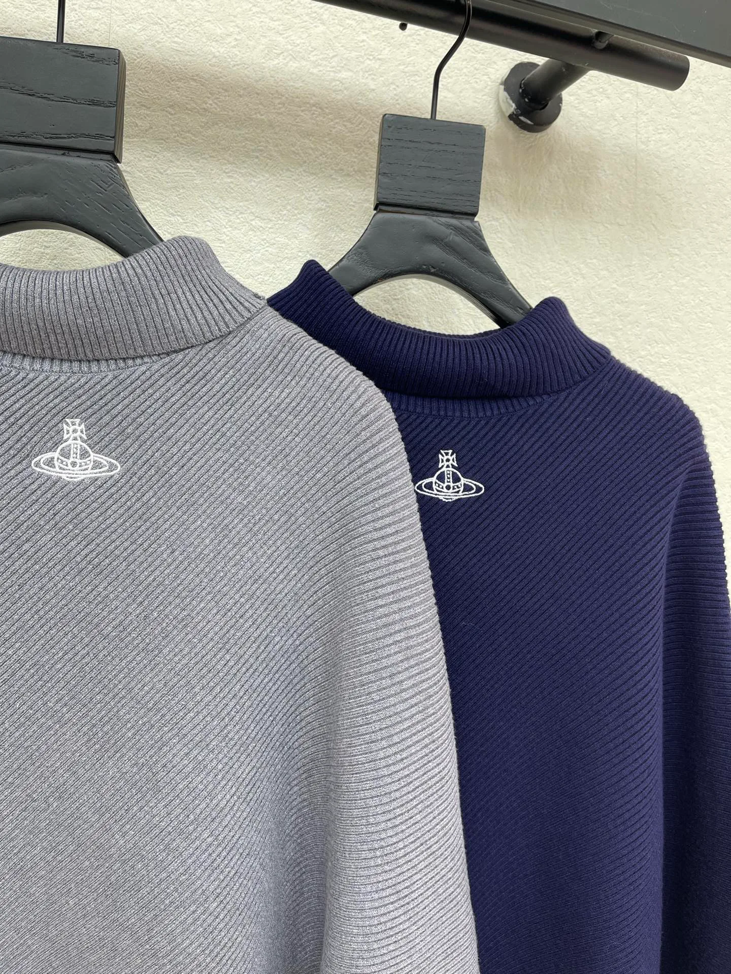 Women's Jumpers And Sweaters VIVIENNE WESTWOOD 18031127