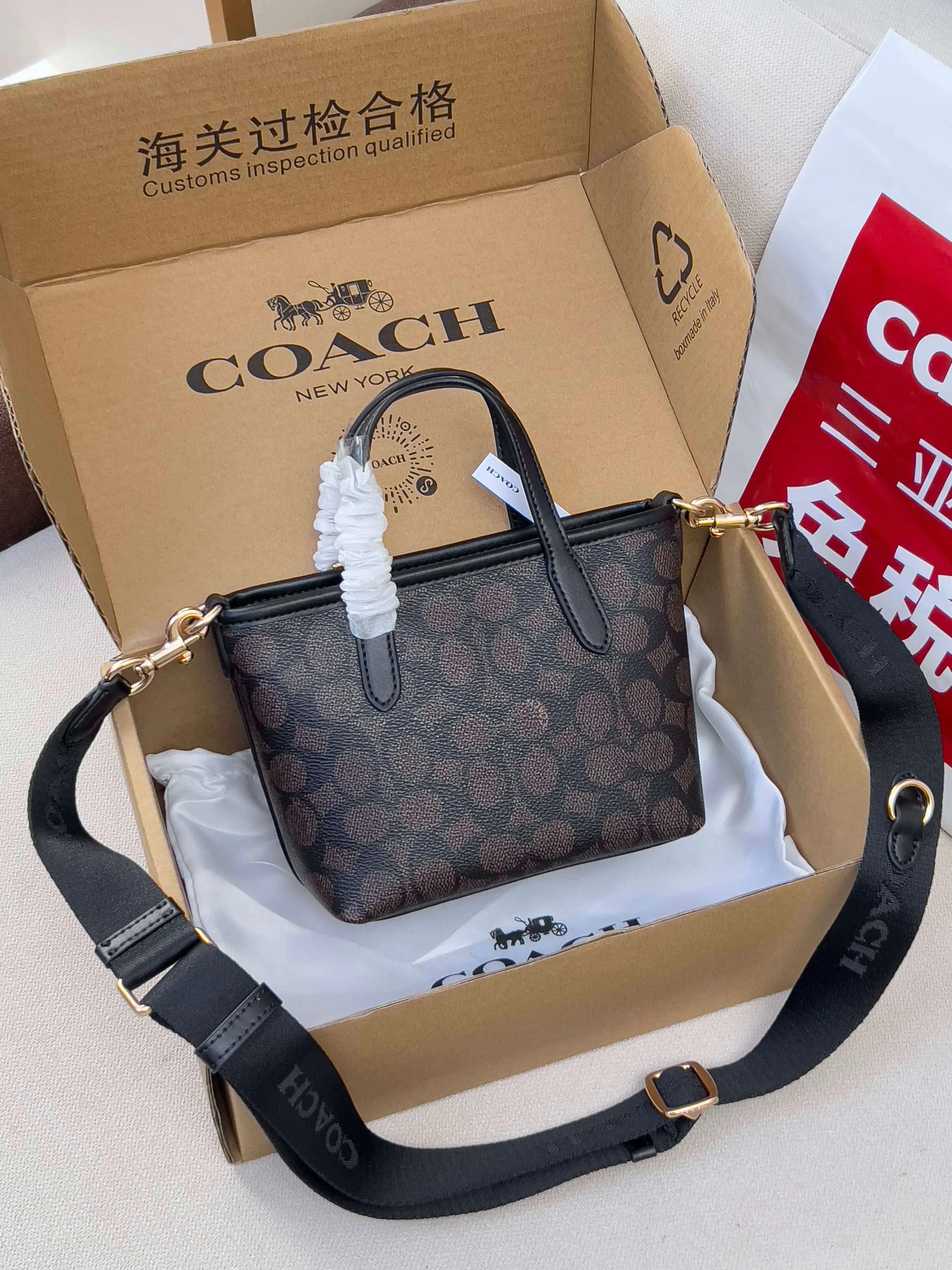 Women's Classic Handbags COACH 17795743