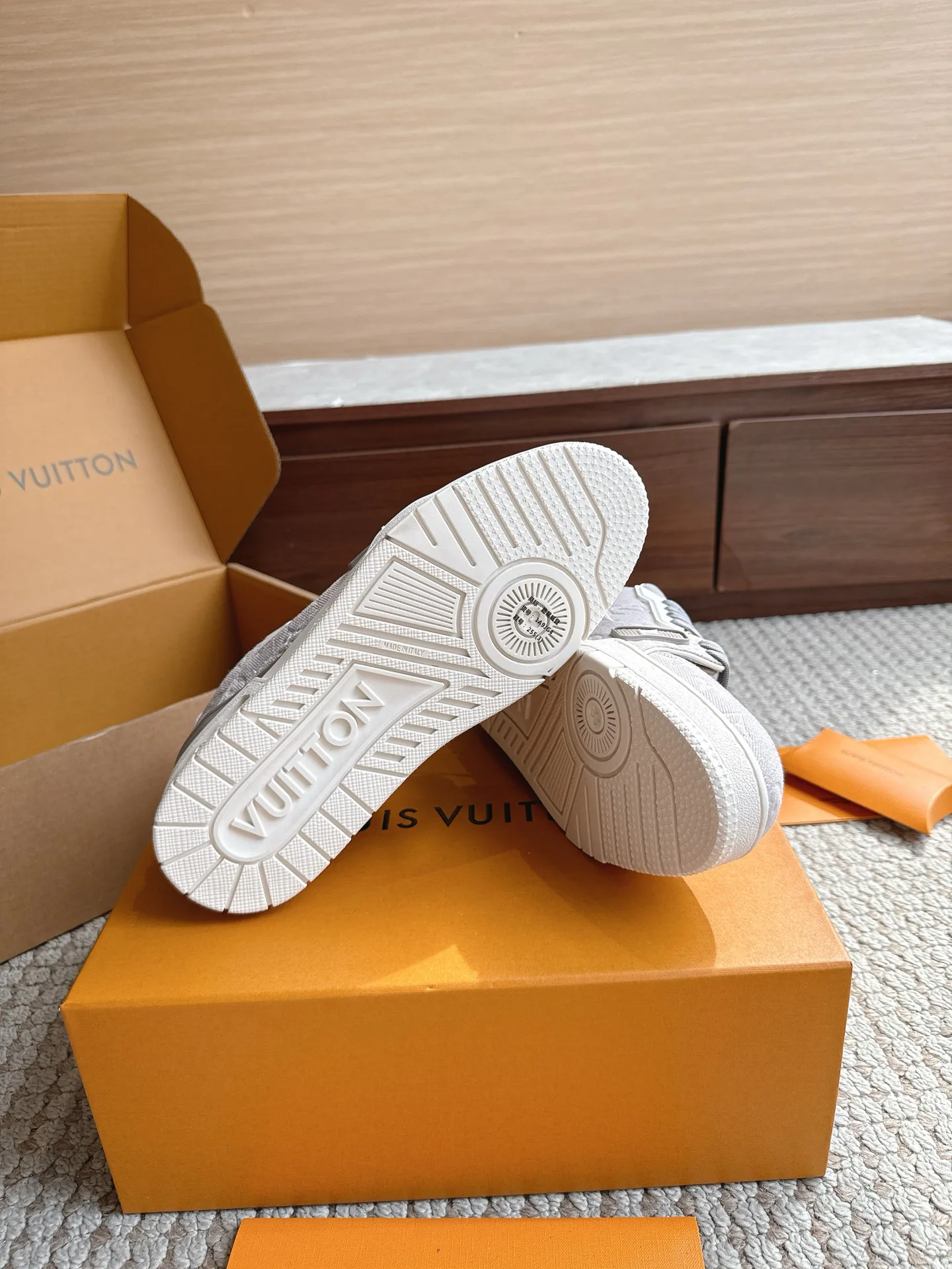 Men's Sneakers LOUIS VUITTON 17477017