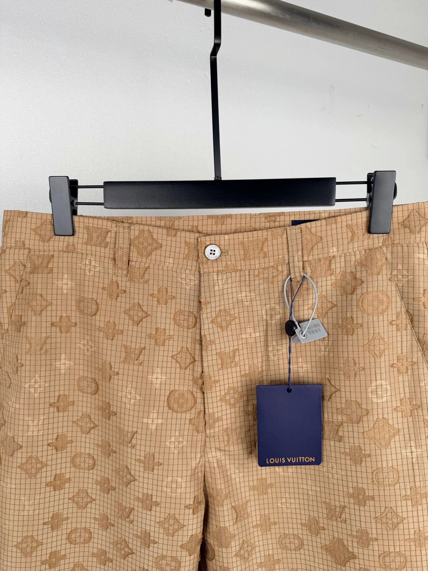 Men's Trousers LOUIS VUITTON 18069171